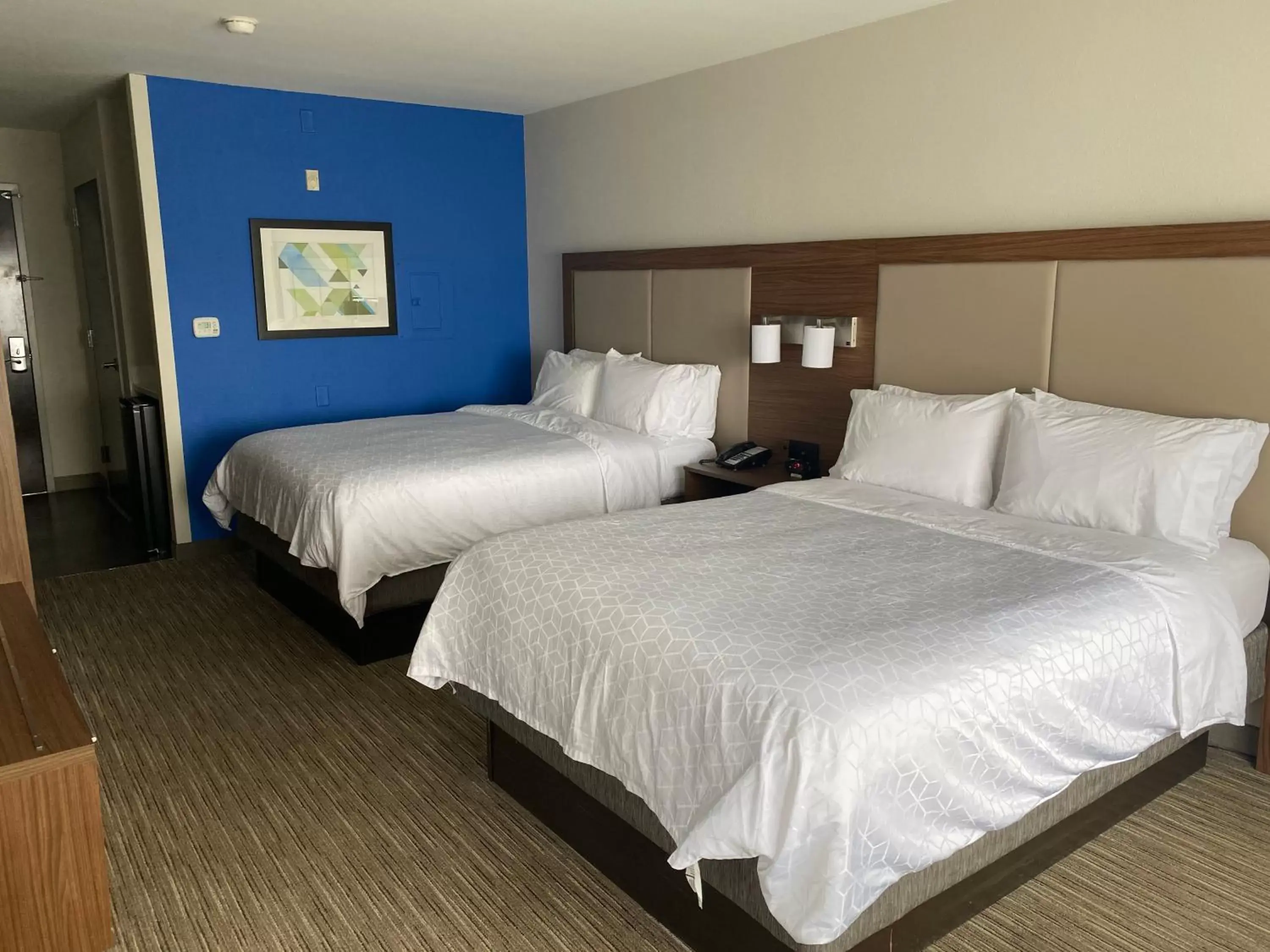 Photo of the whole room, Bed in Holiday Inn Express & Suites Albuquerque Historic Old Town, an IHG Hotel