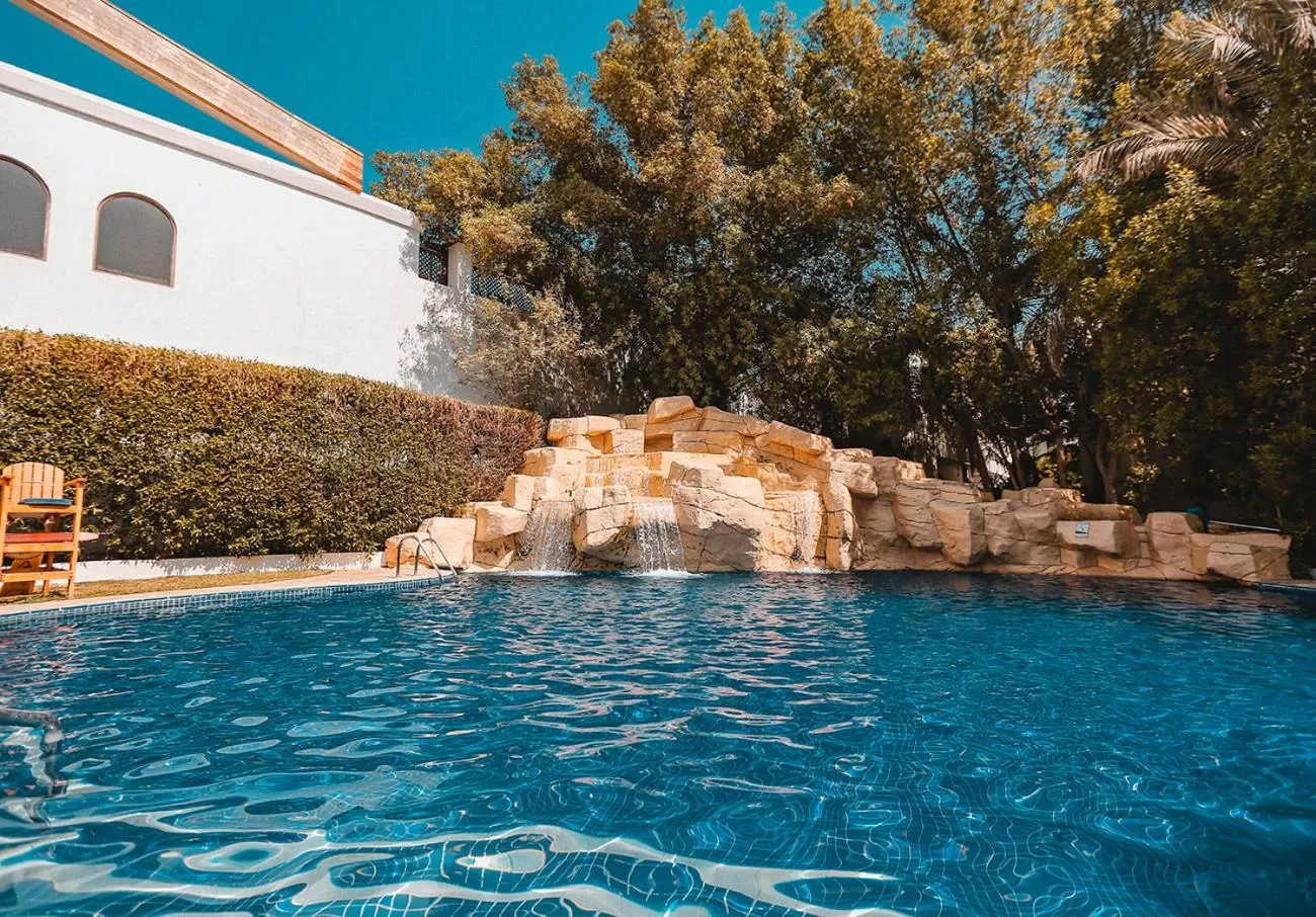 Swimming pool in Dubai Marine Beach Resort & Spa