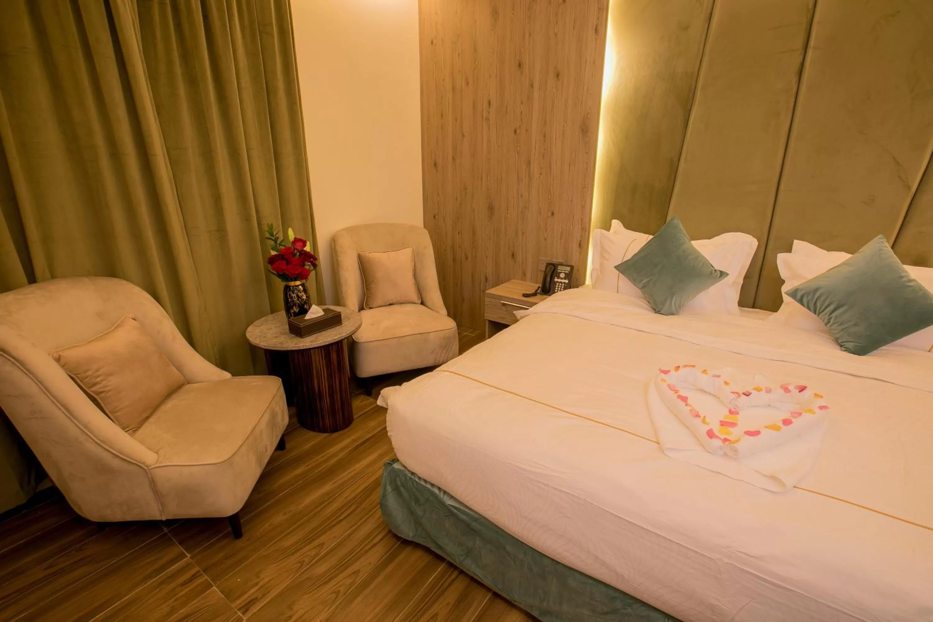 Bed in Luxury Night Al Mounisea