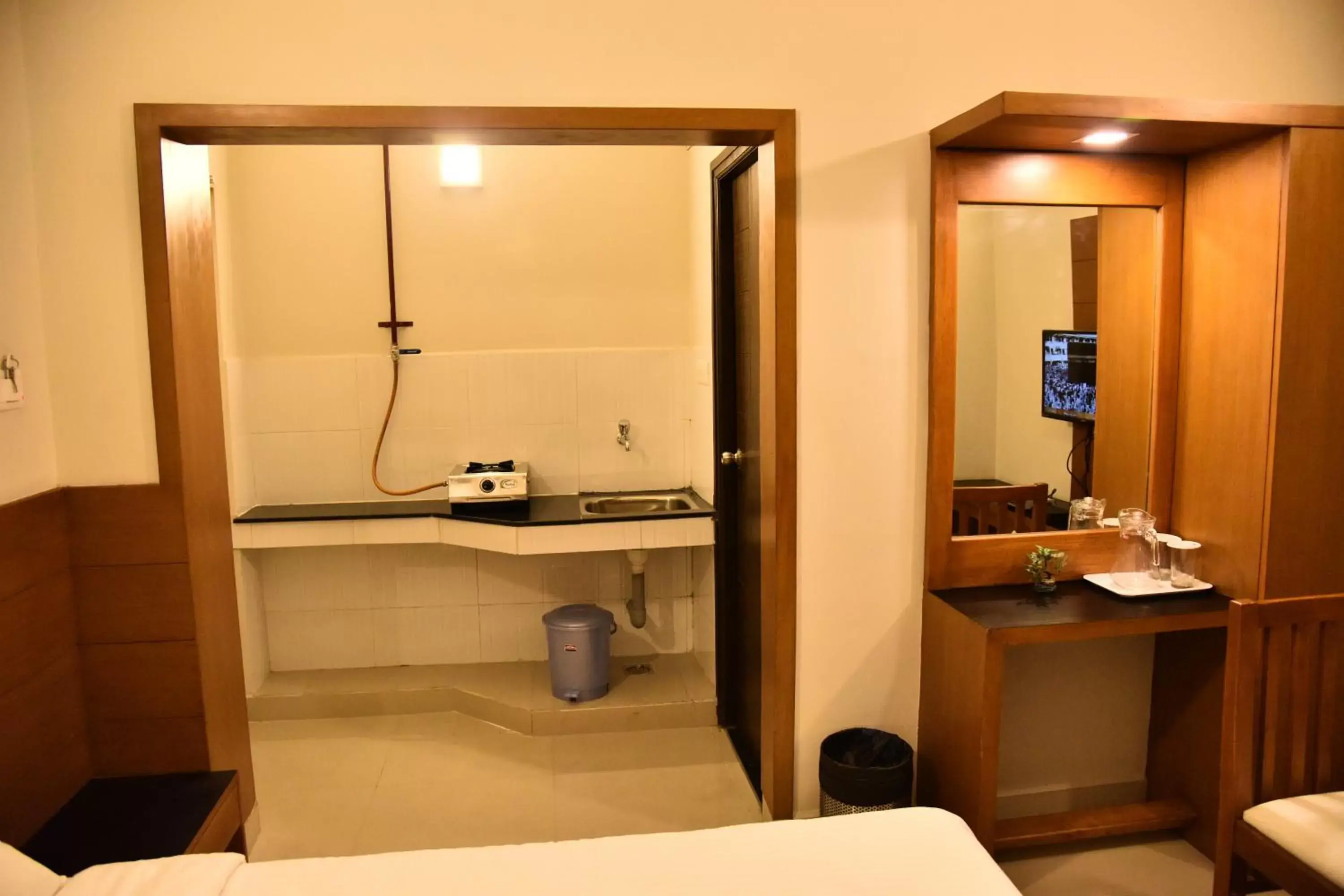 Kitchen or kitchenette, Bathroom in Zaith Residency Near US Consulate & Apollo hospitals