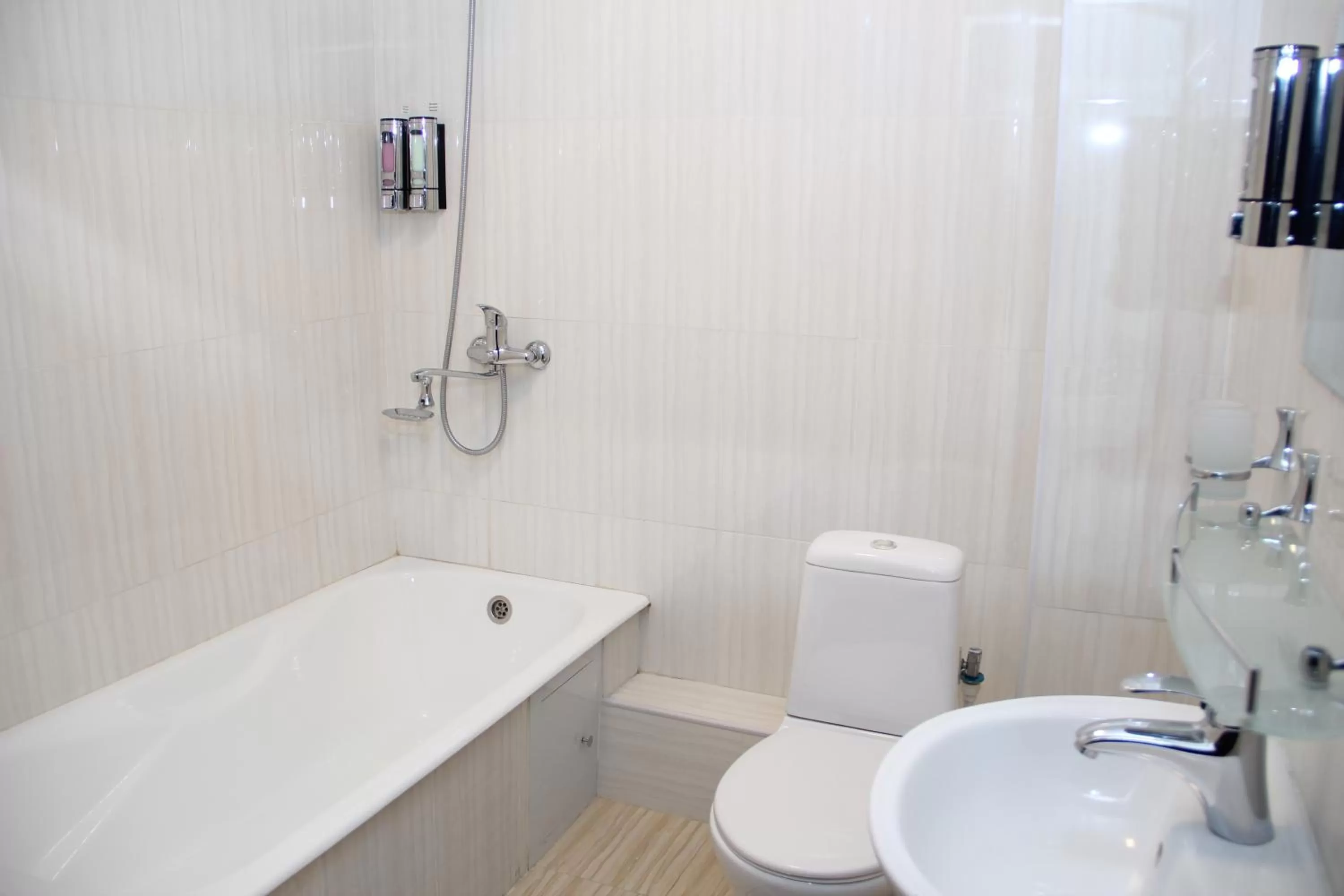 Toilet in Anvar's Guests