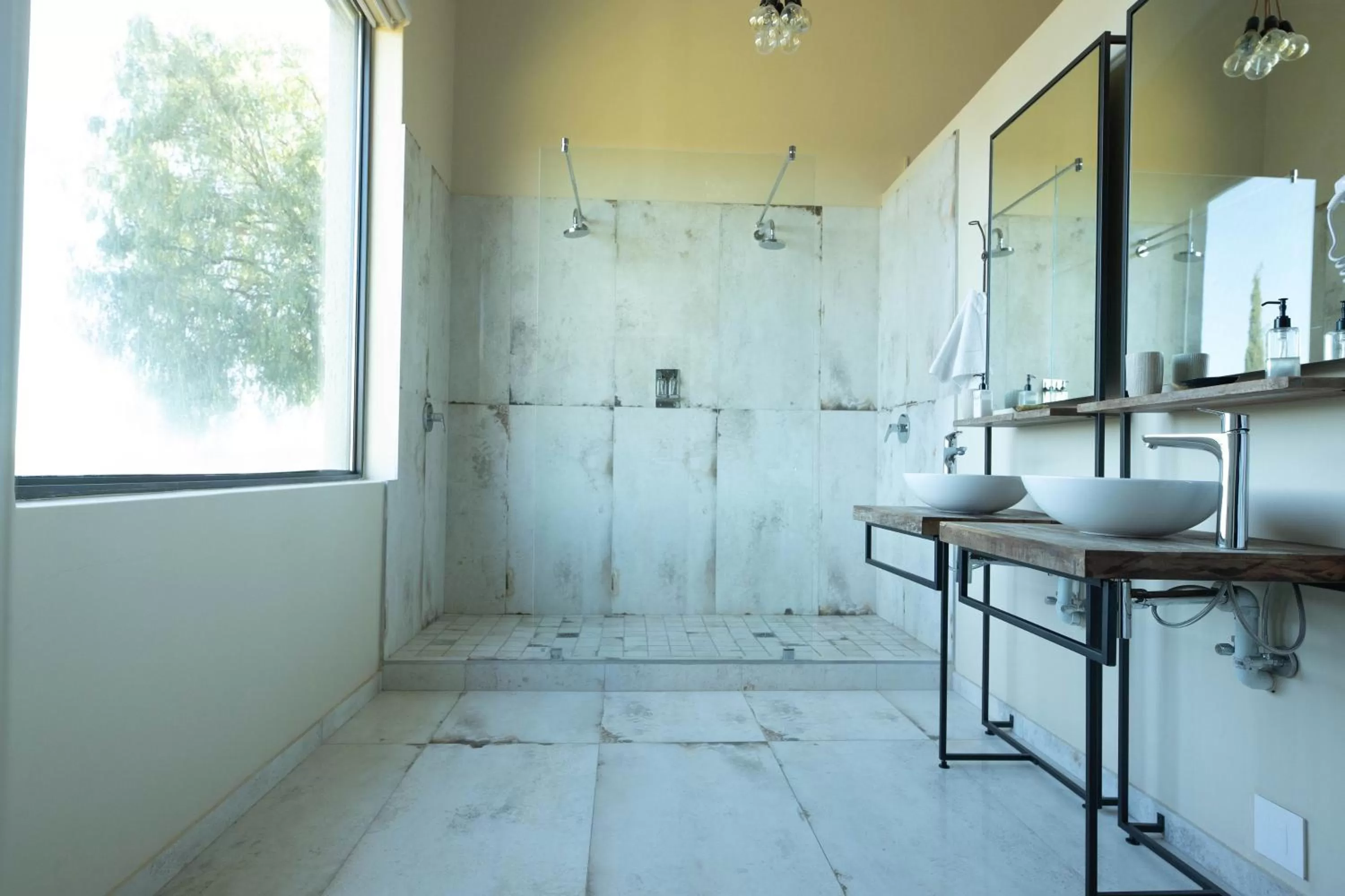 Shower in Marianne Wine Estate