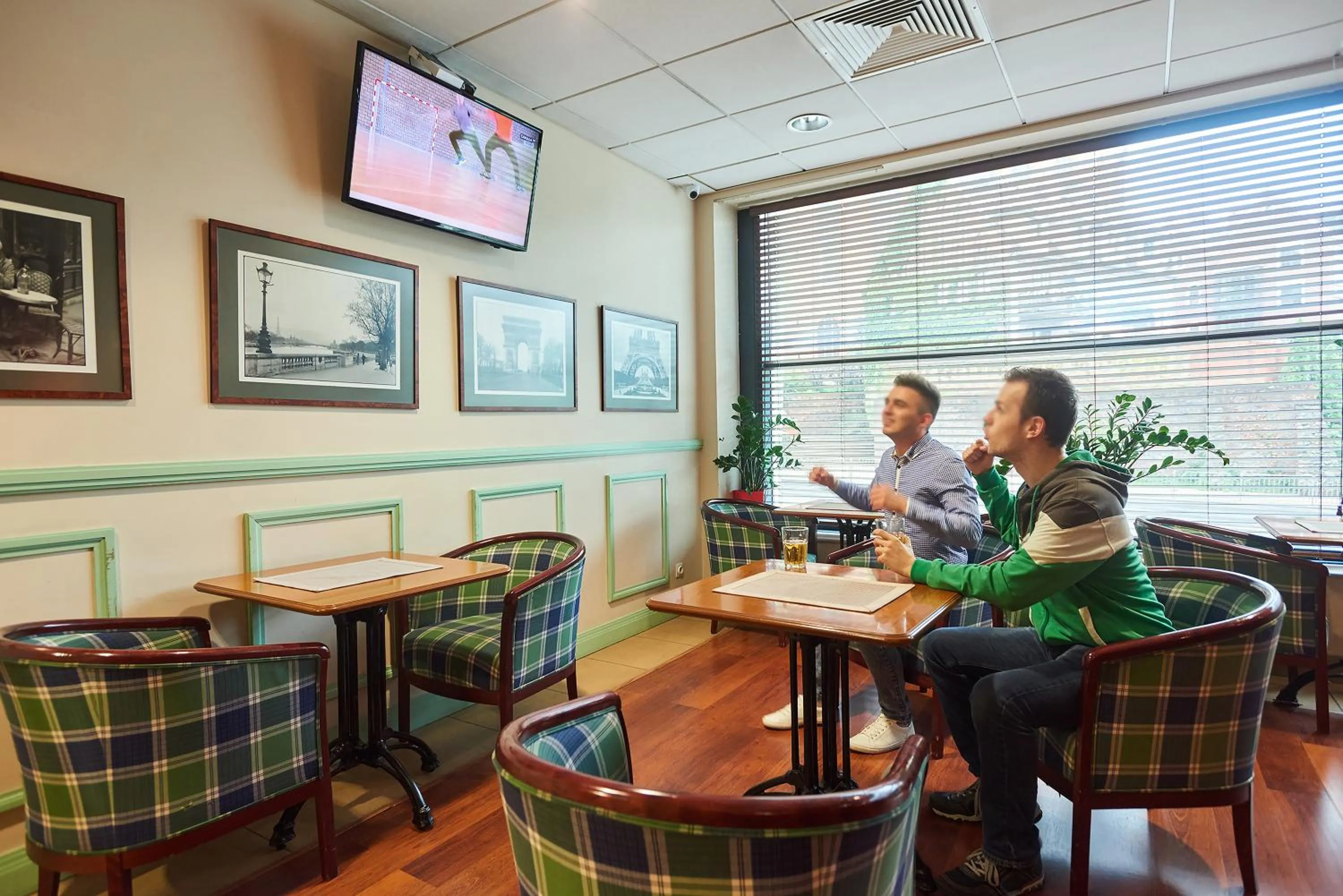 Restaurant/places to eat in Campanile Hotel Szczecin