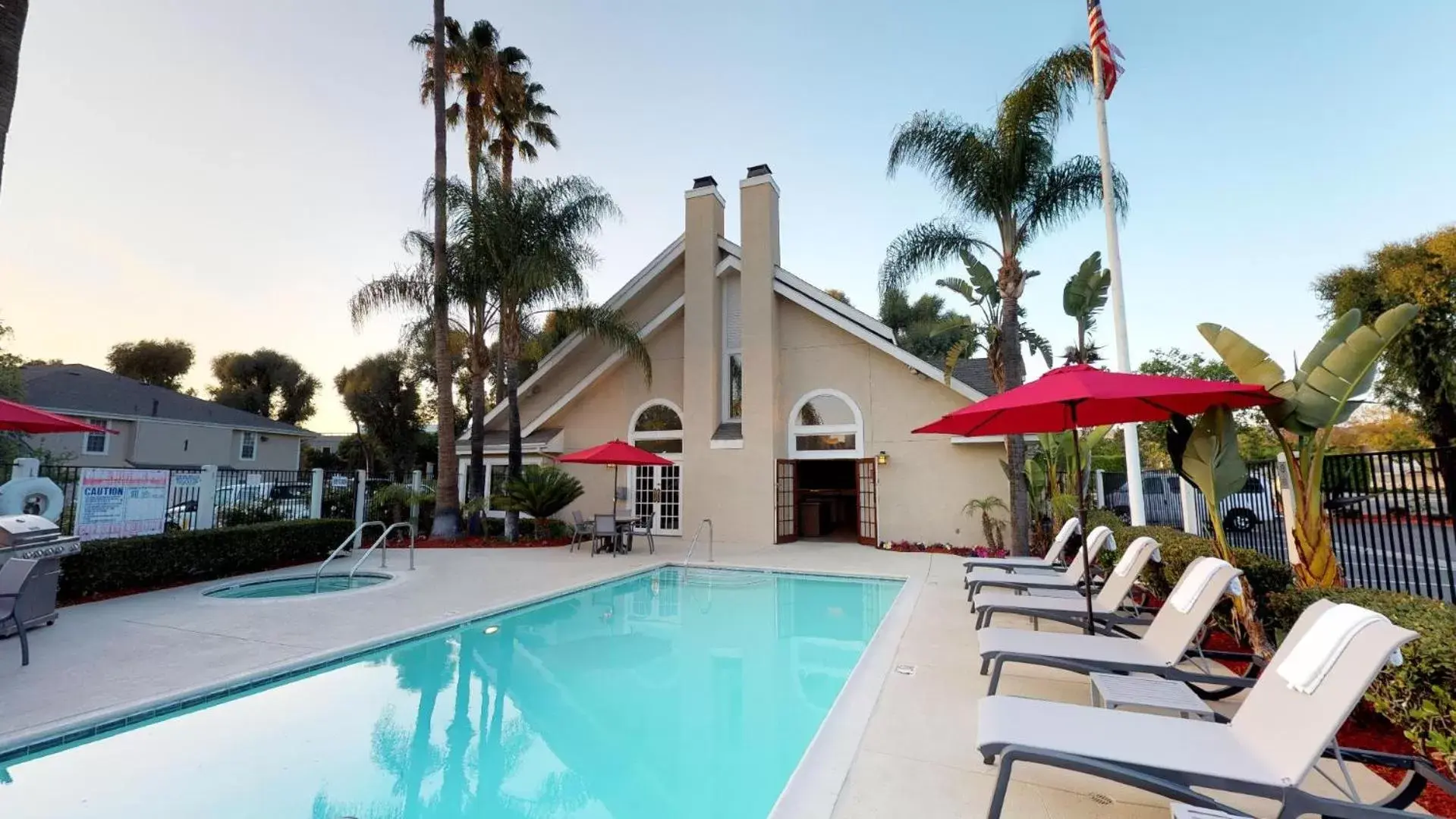 Swimming Pool in Chase Suites Brea-Fullerton - North Orange County