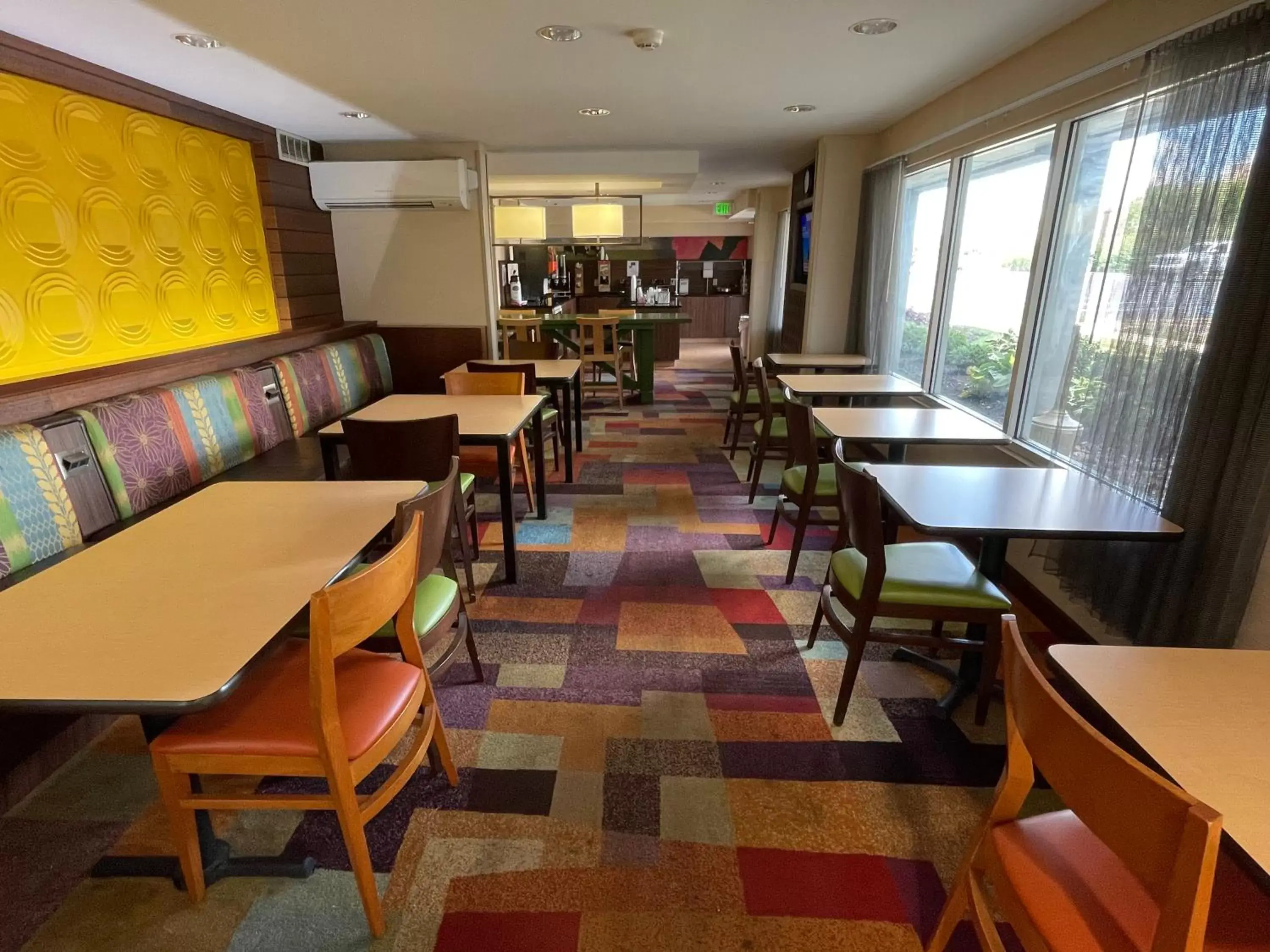 Dining area, Restaurant/Places to Eat in Baymont by Wyndham Dayton North