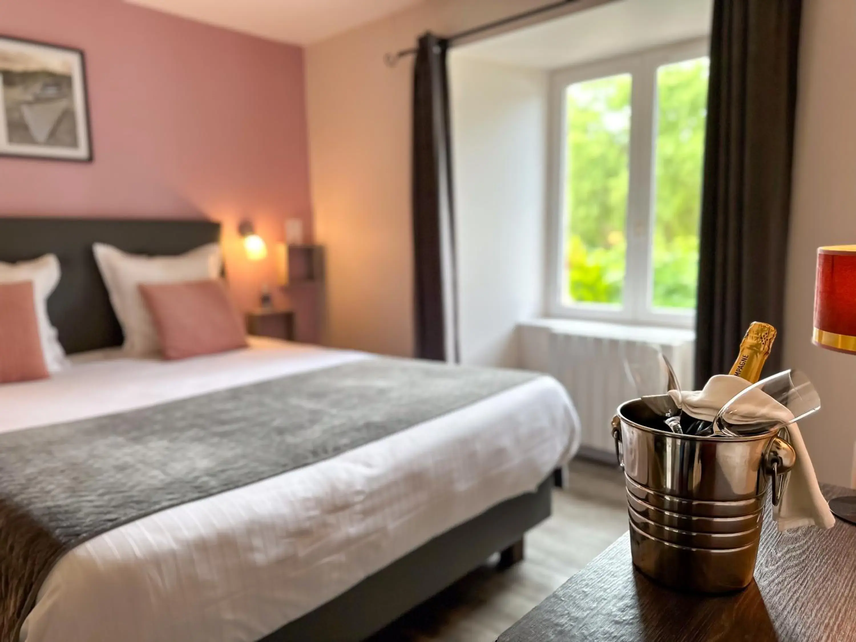 Bedroom, Bed in Le Manoir Des Portes