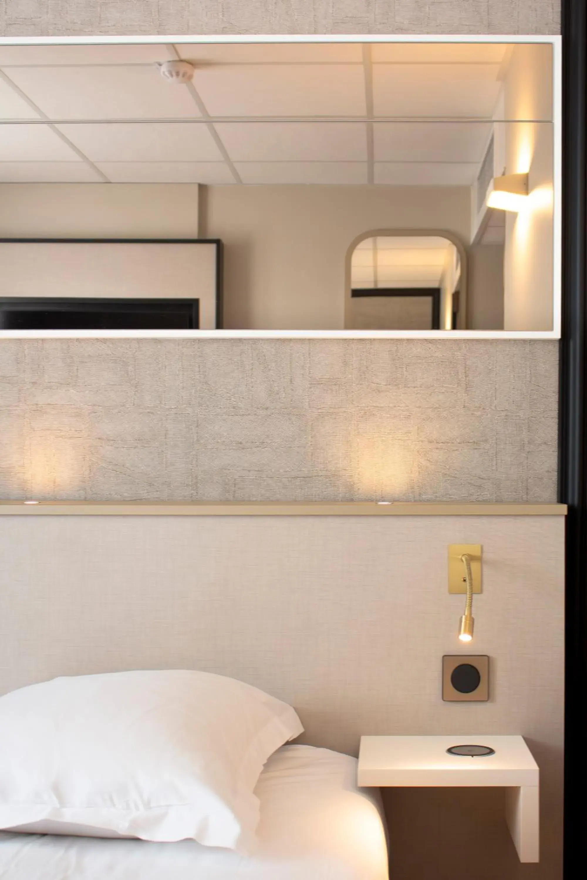 Bed, Bathroom in Brit Hotel Nantes La Beaujoire - L'Amandine
