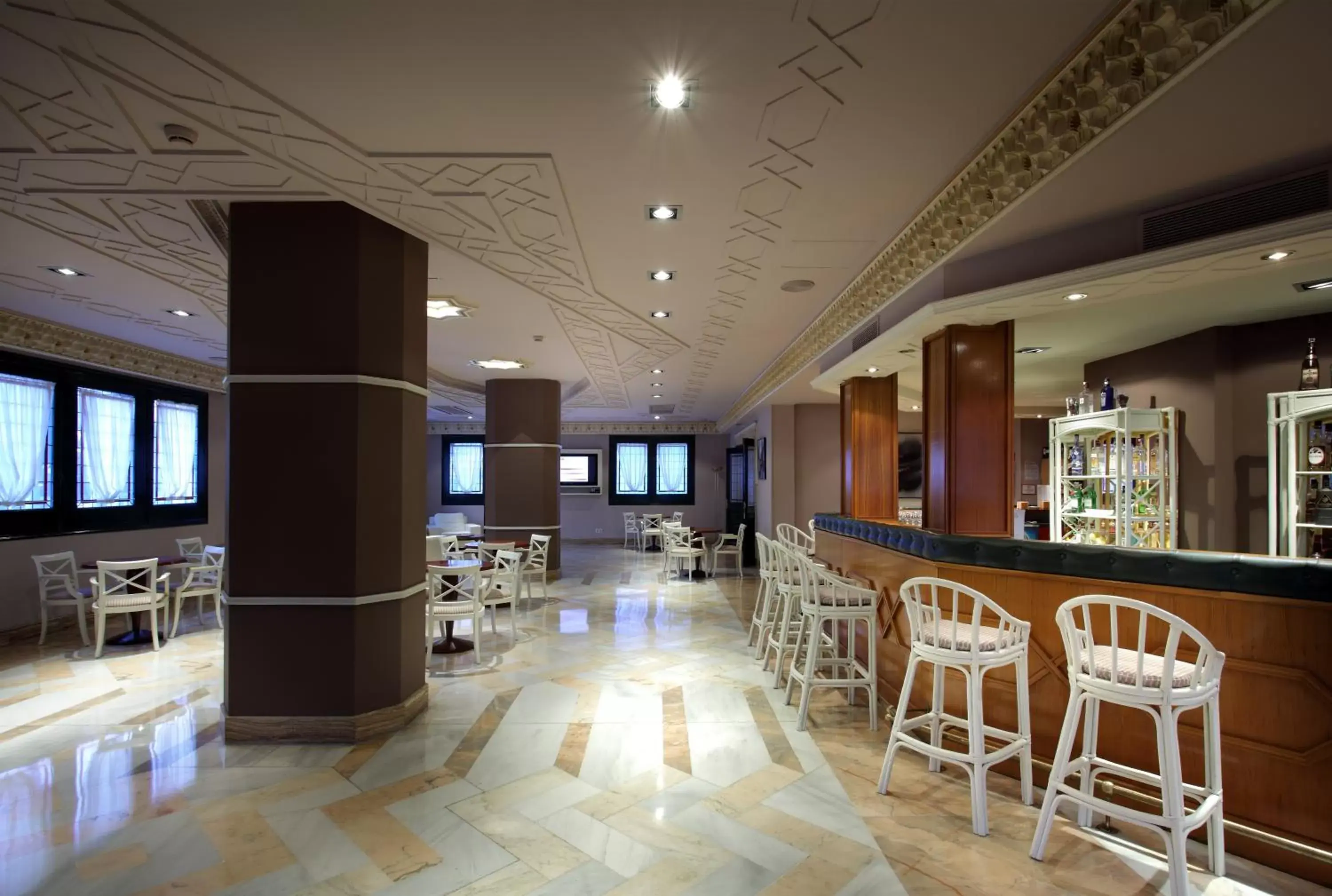 Lounge or bar, Lounge/Bar in Hotel Abades Benacazon