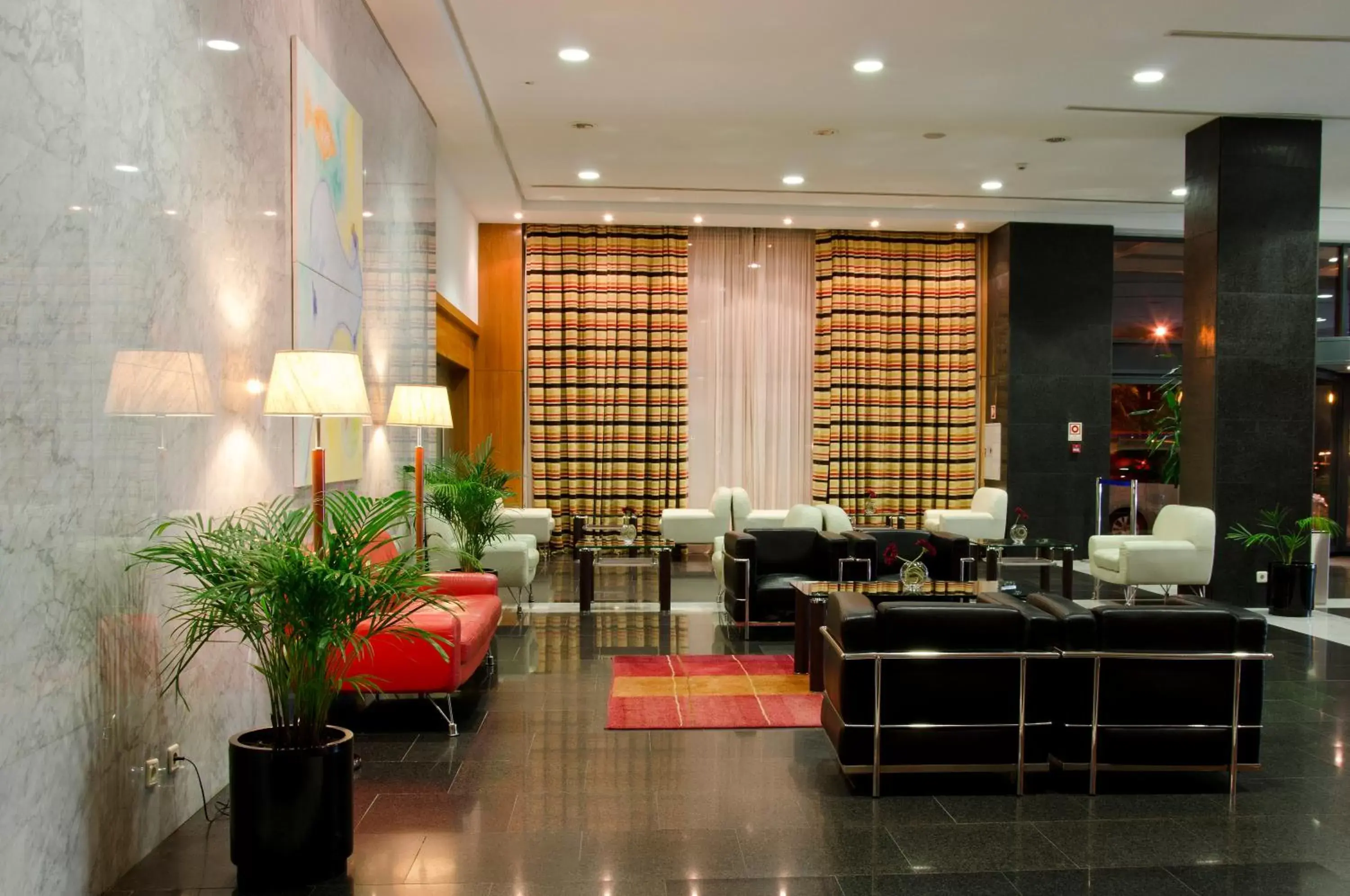 Lounge or bar, Lobby/Reception in VIP Executive Santa Iria Hotel