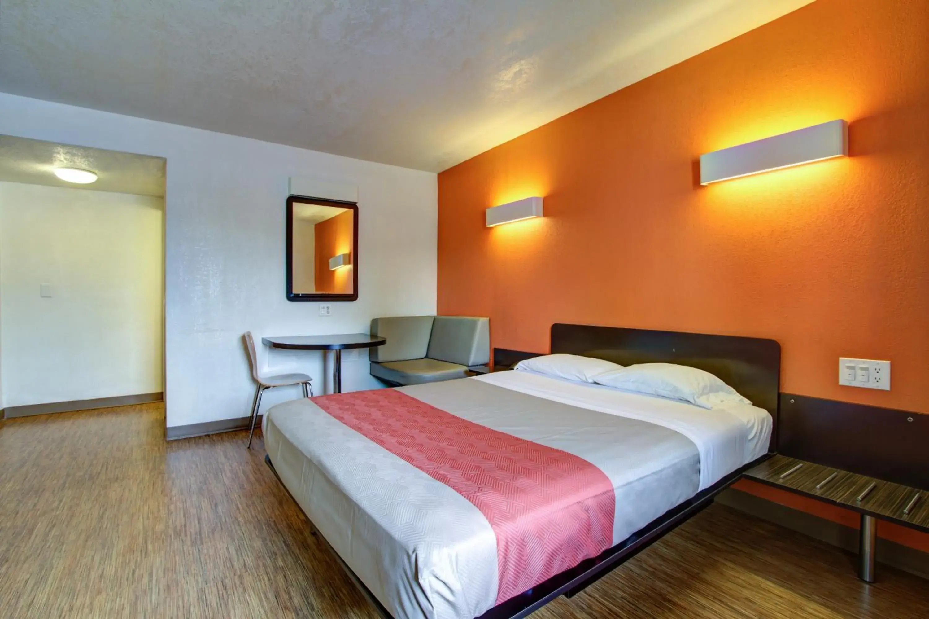 Bedroom, Bed in Motel 6-Richfield, OH Bedroom, Bed in Motel 6-Richfield, OH