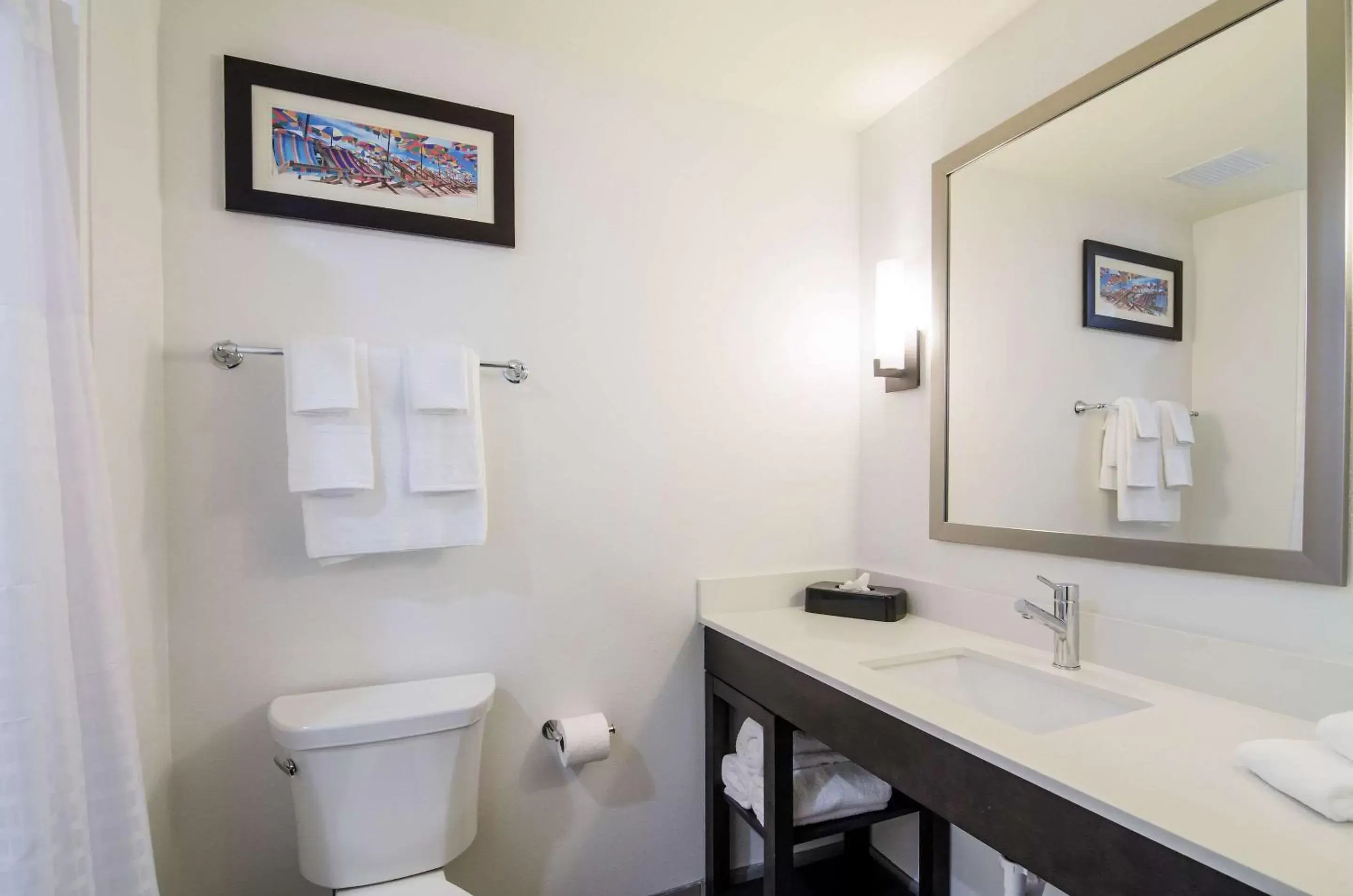 Bedroom, Bathroom in Comfort Inn & Suites Gulf Shores East Beach near Gulf State Park