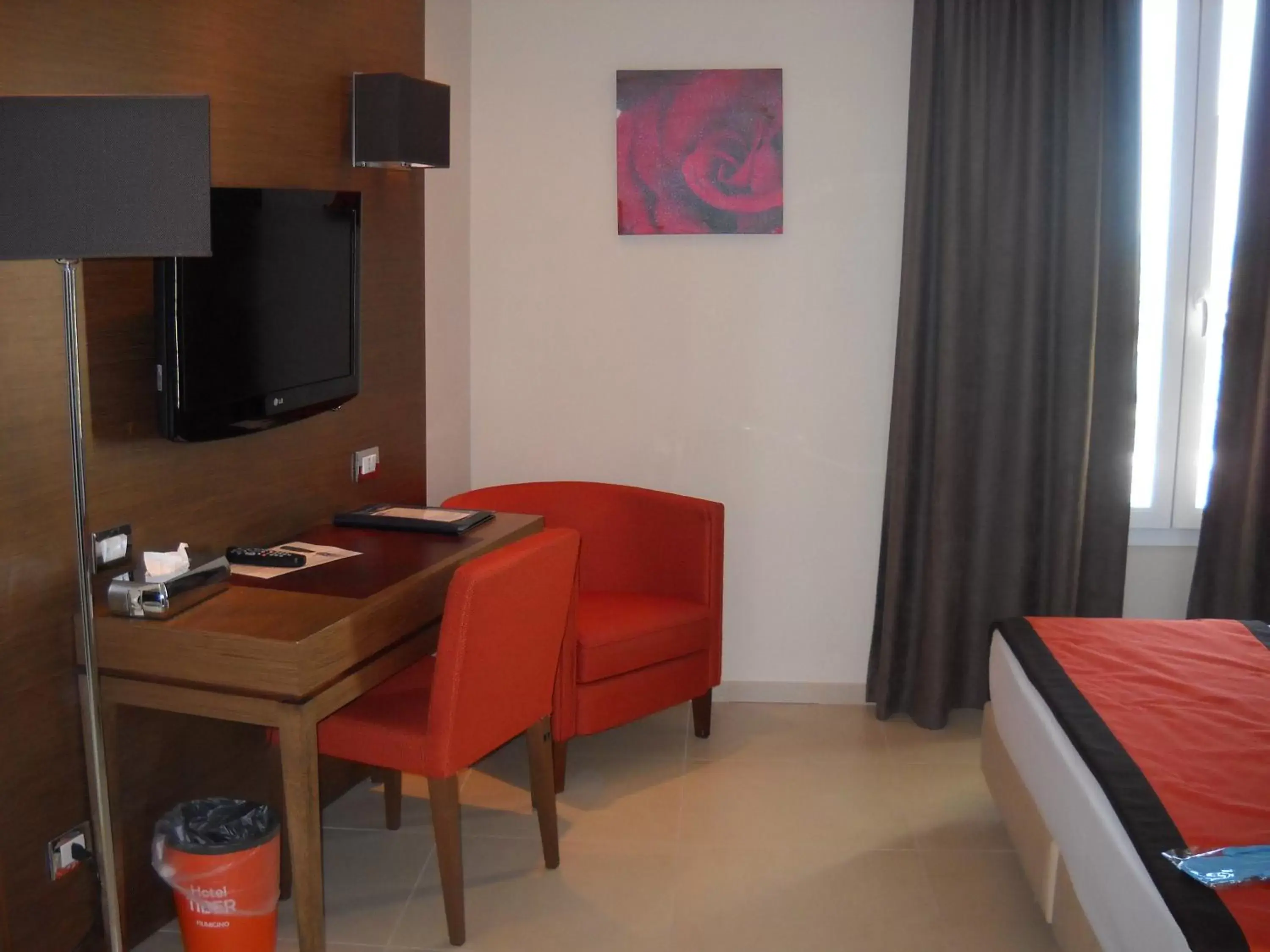 Bathroom, TV/Entertainment Center in Hotel Tiber