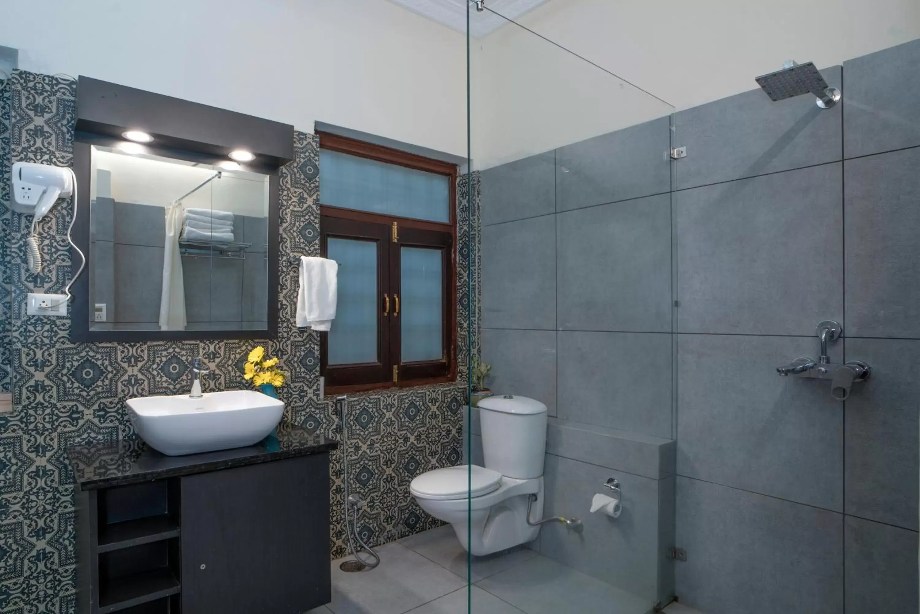 Bathroom in Swaroop Vilas - Lake Facing Boutique Hotel