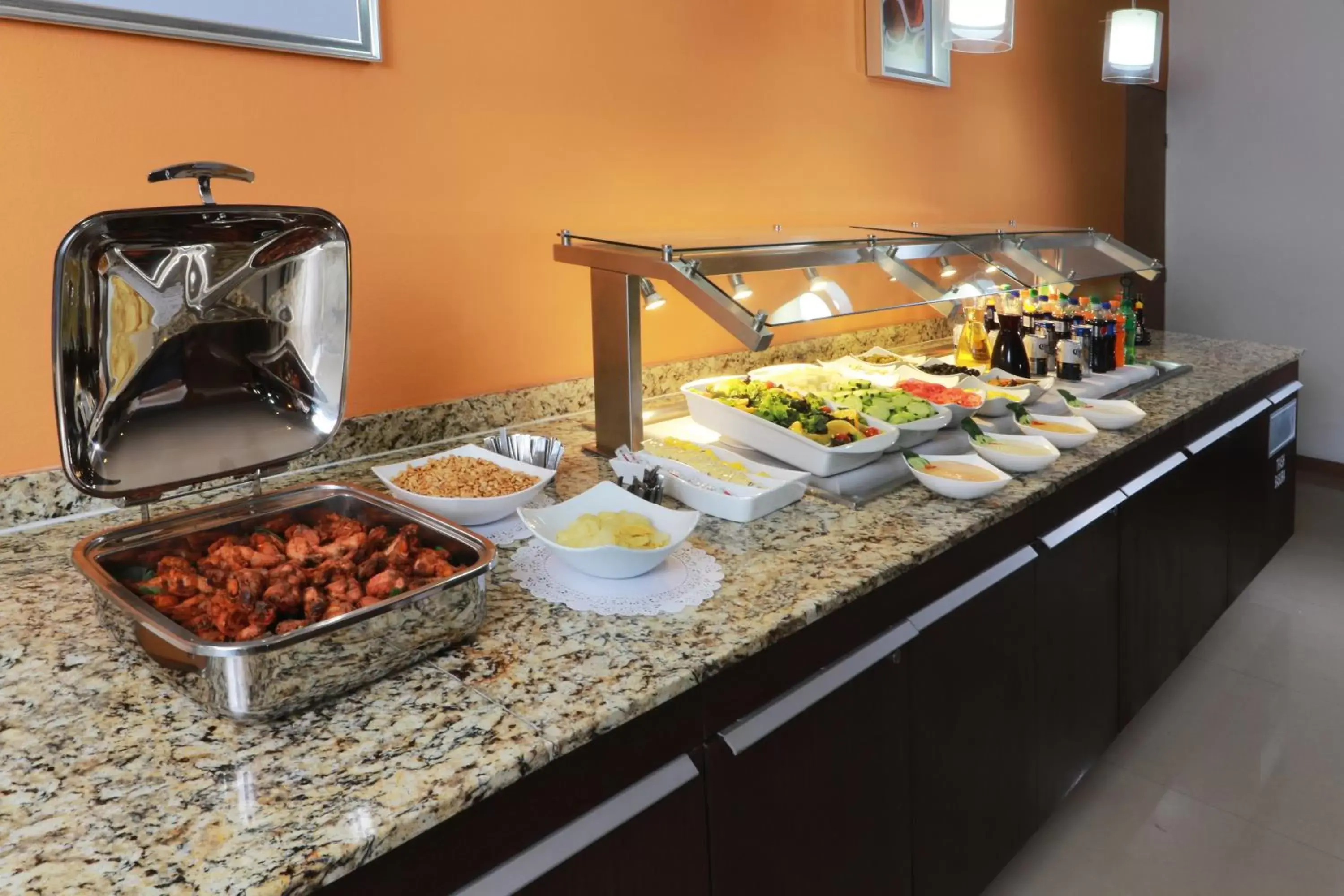 Restaurant/places to eat in Staybridge Suites Guadalajara Expo by IHG Restaurant/places to eat in Staybridge Suites Guadalajara Expo by IHG