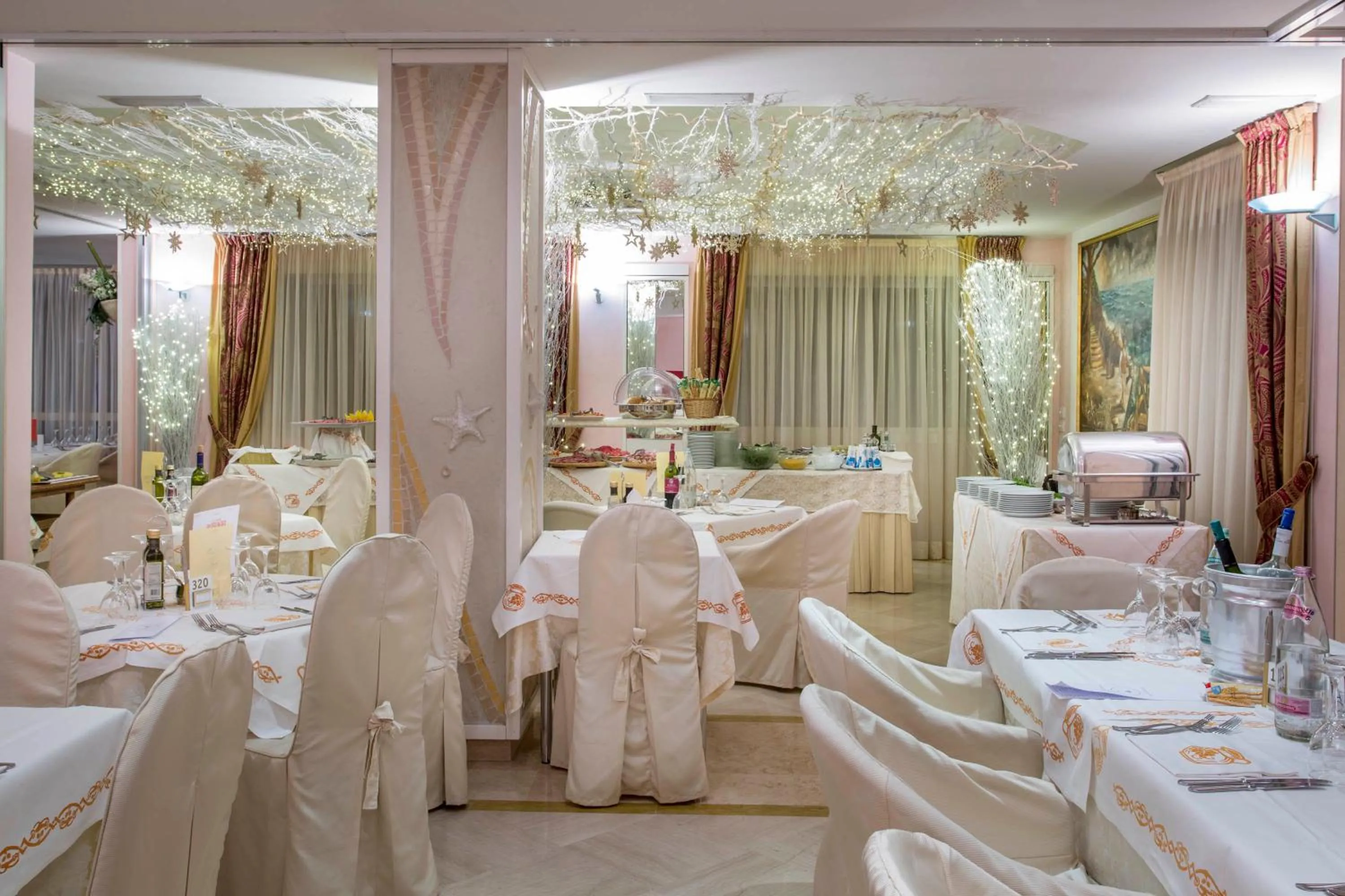 Restaurant/places to eat in Hotel Feldberg