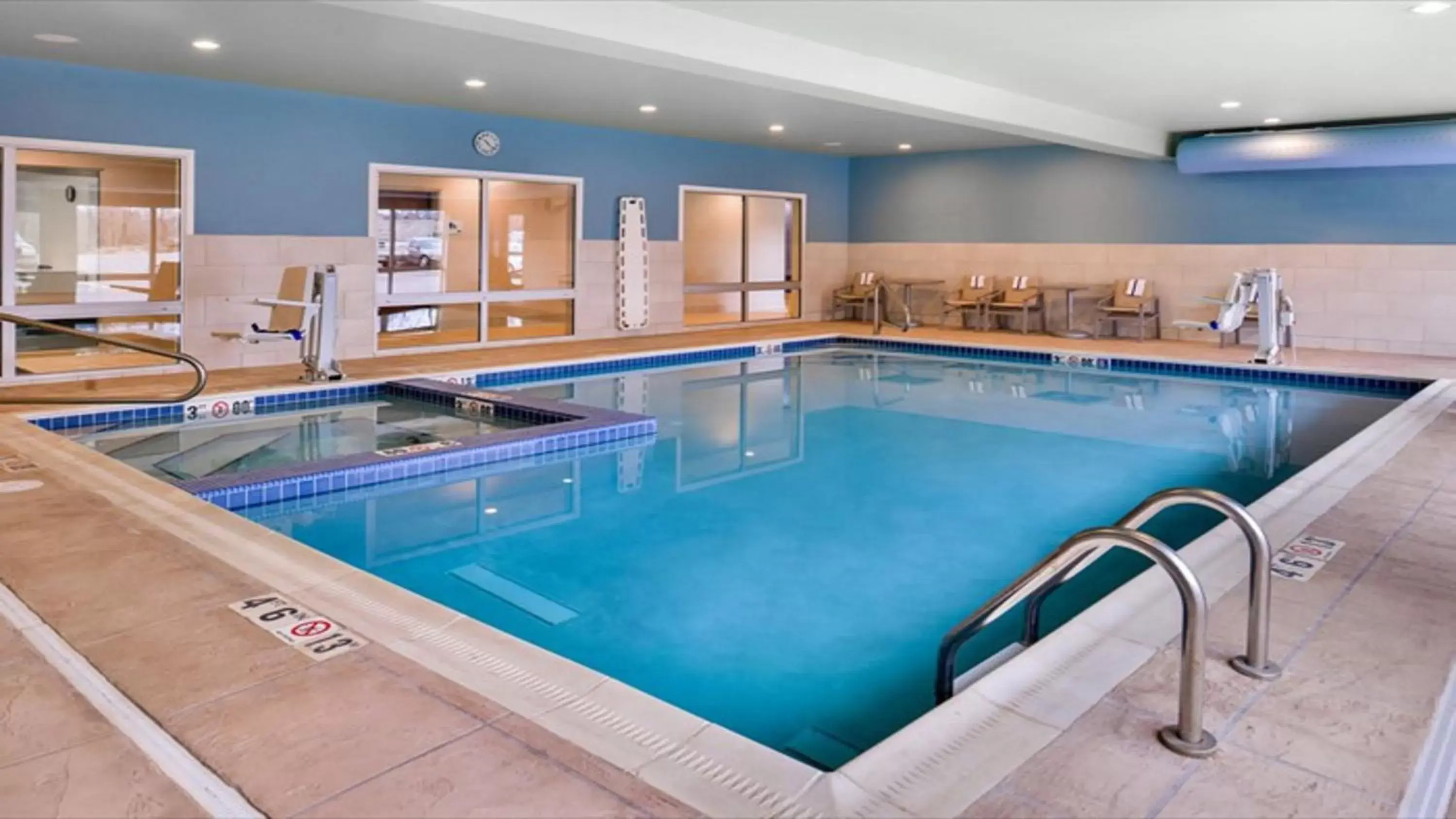 Swimming Pool in Holiday Inn Express & Suites - Parkersburg East, an IHG Hotel