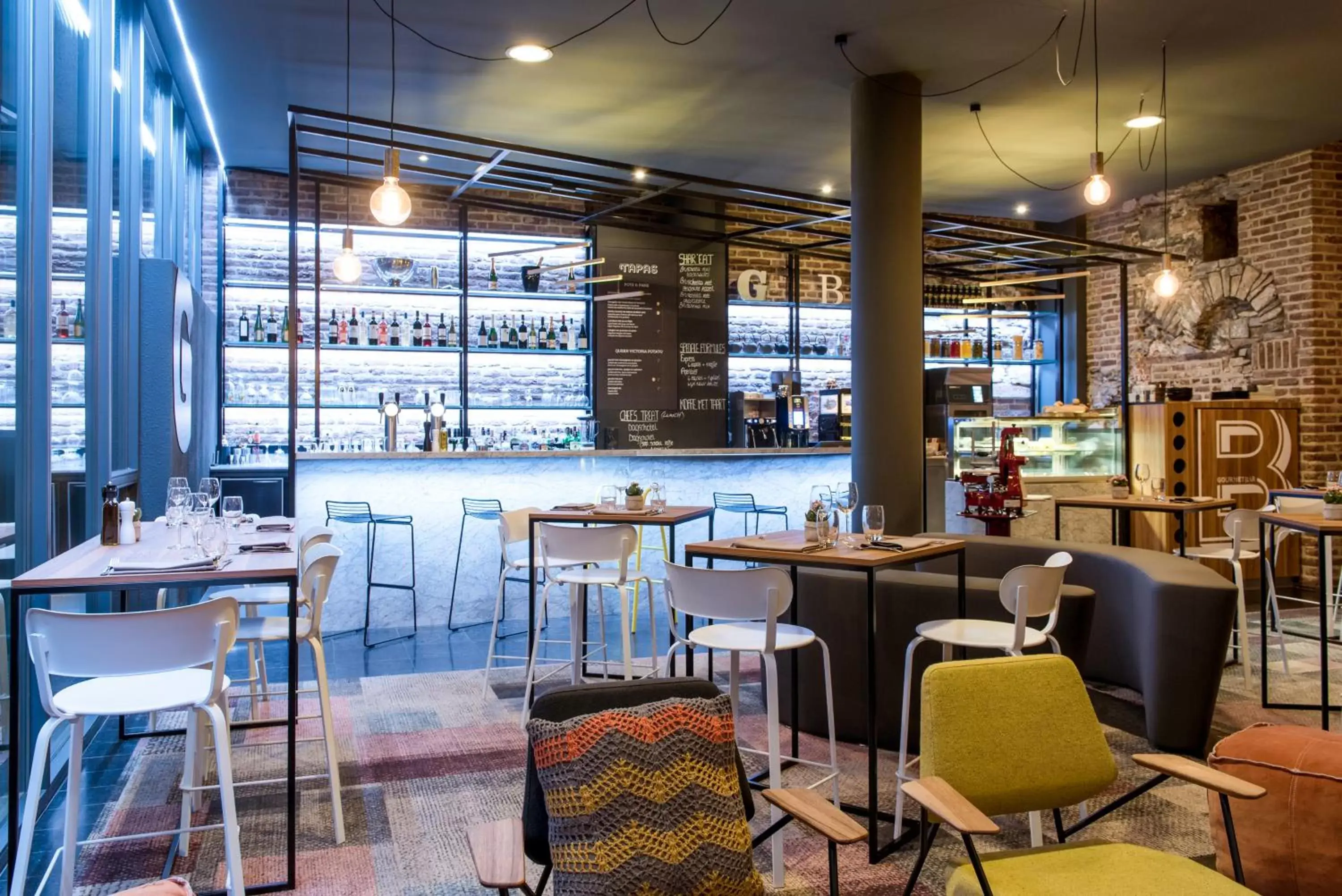 Lounge or bar, Restaurant/Places to Eat in Novotel Gent Centrum