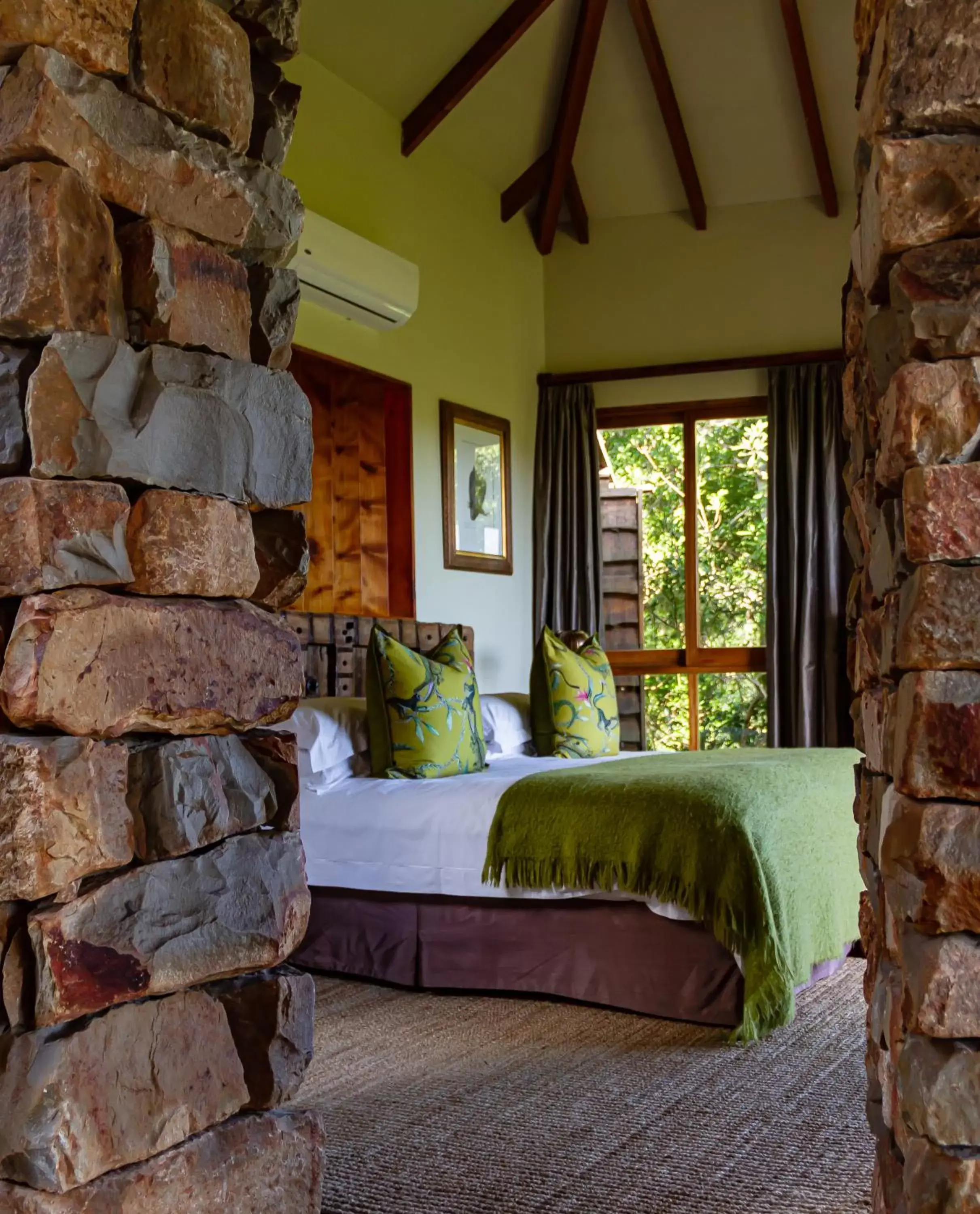 Bed in Tsala Treetop Lodge
