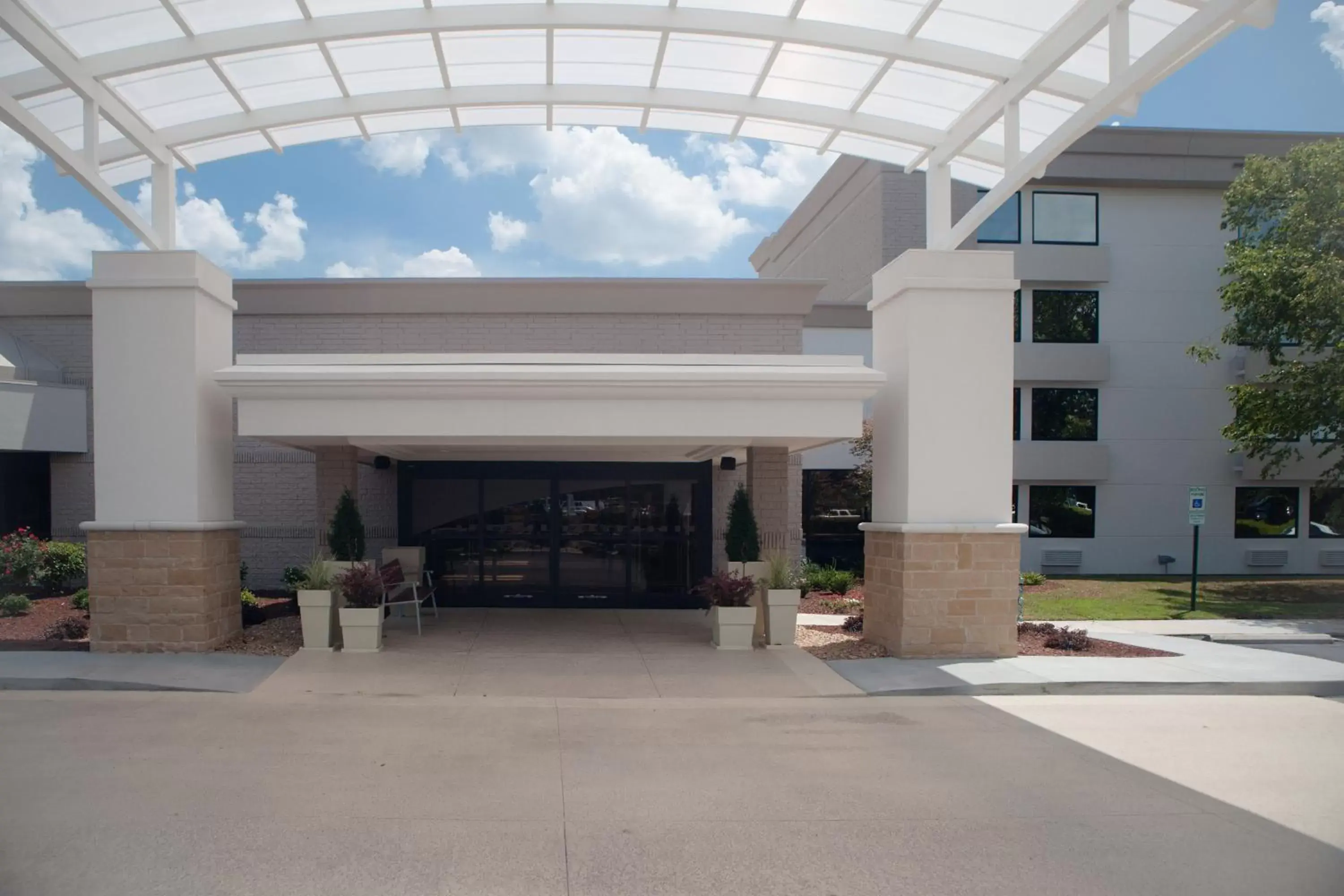 Property building in Holiday Inn Greenville by IHG Property building in Holiday Inn Greenville by IHG