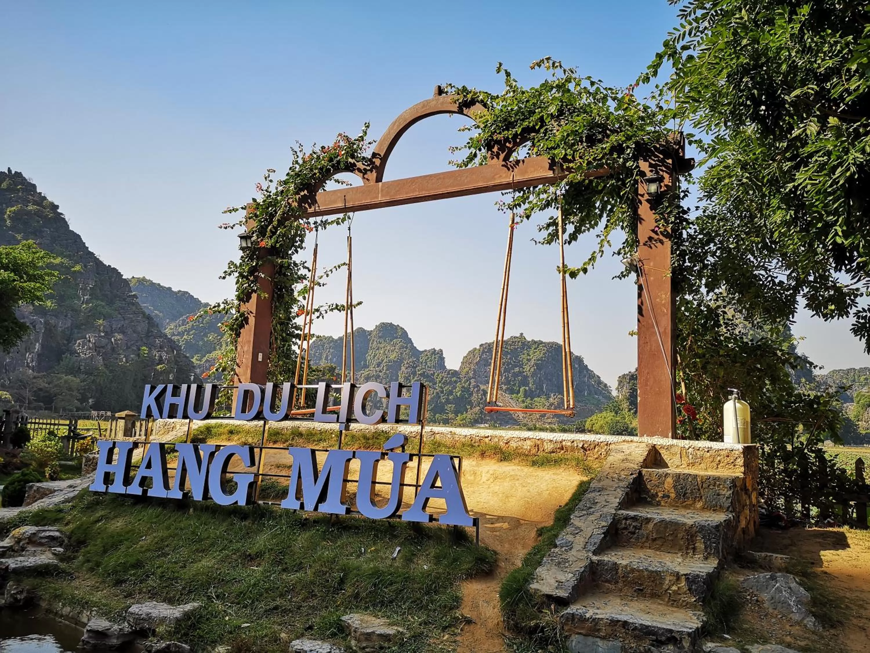 Property logo or sign in Mua Caves Ecolodge (Hang Mua)