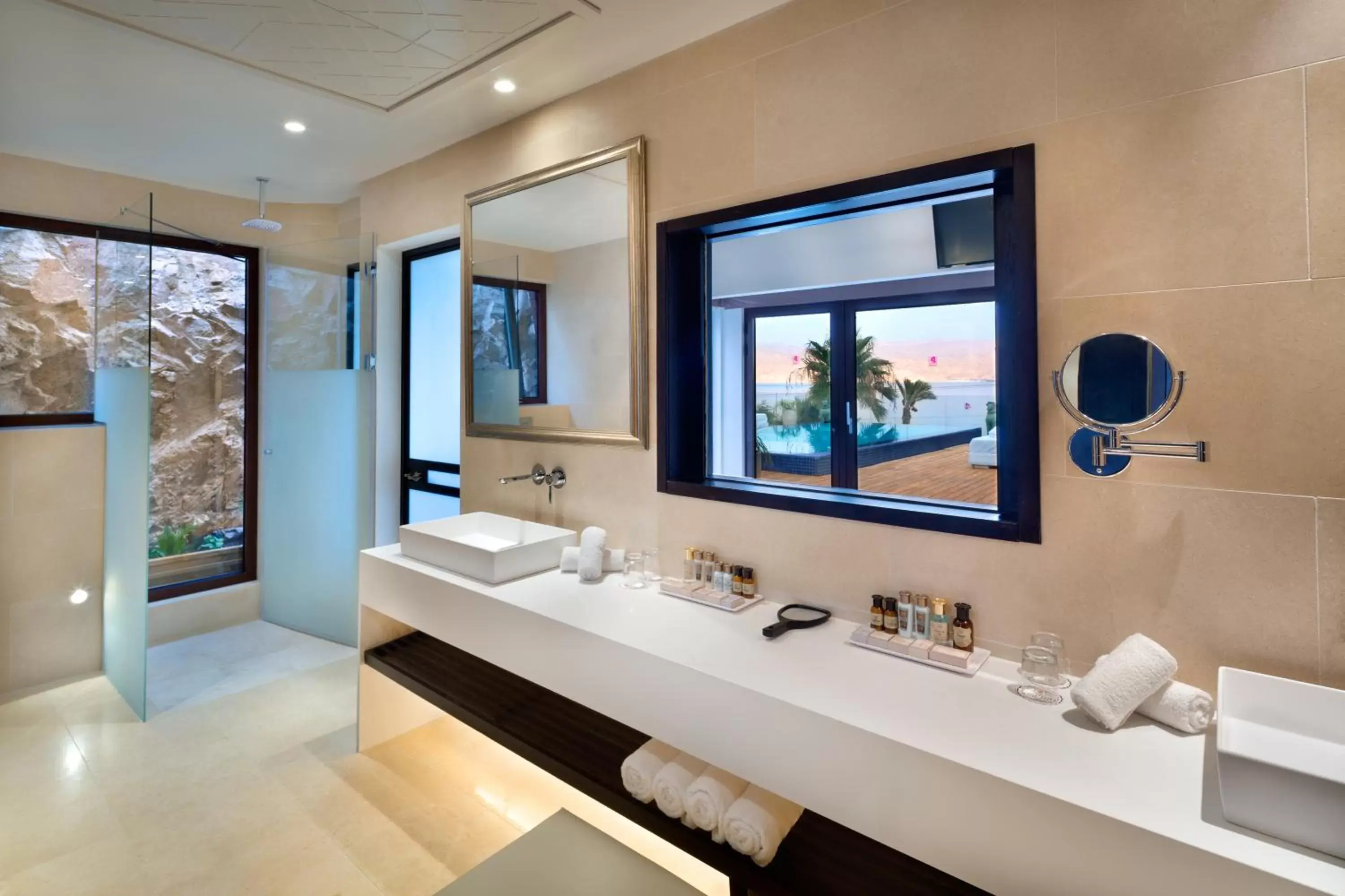 Shower, Bathroom in Herbert Samuel Royal Shangri-La Eilat