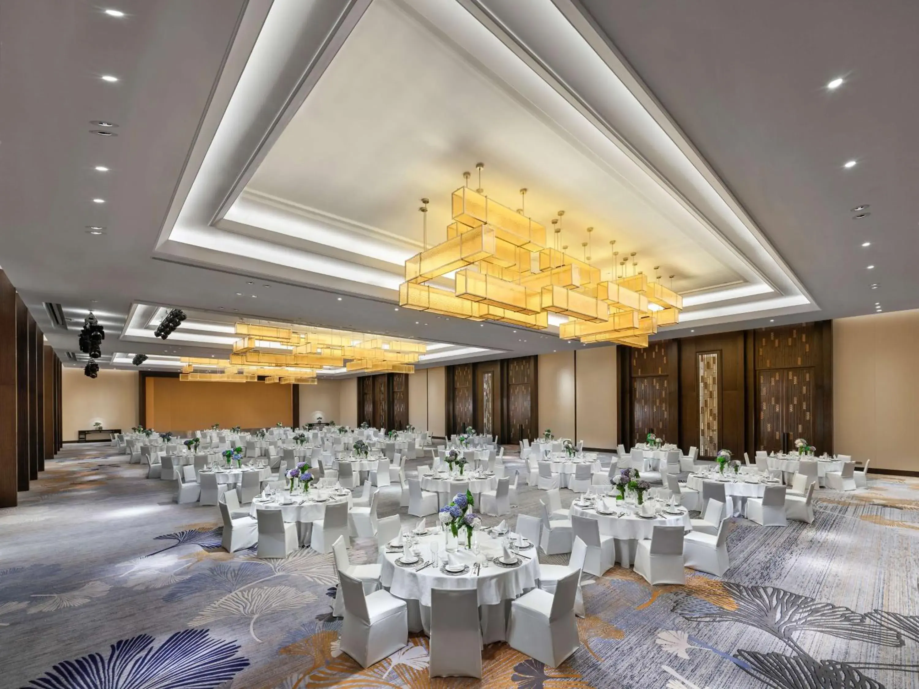 Meeting/conference room, Banquet Facilities in Hilton Shanghai Songjiang Guangfulin