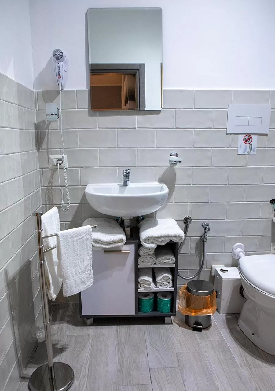 Shower, Bathroom in zuroli suite