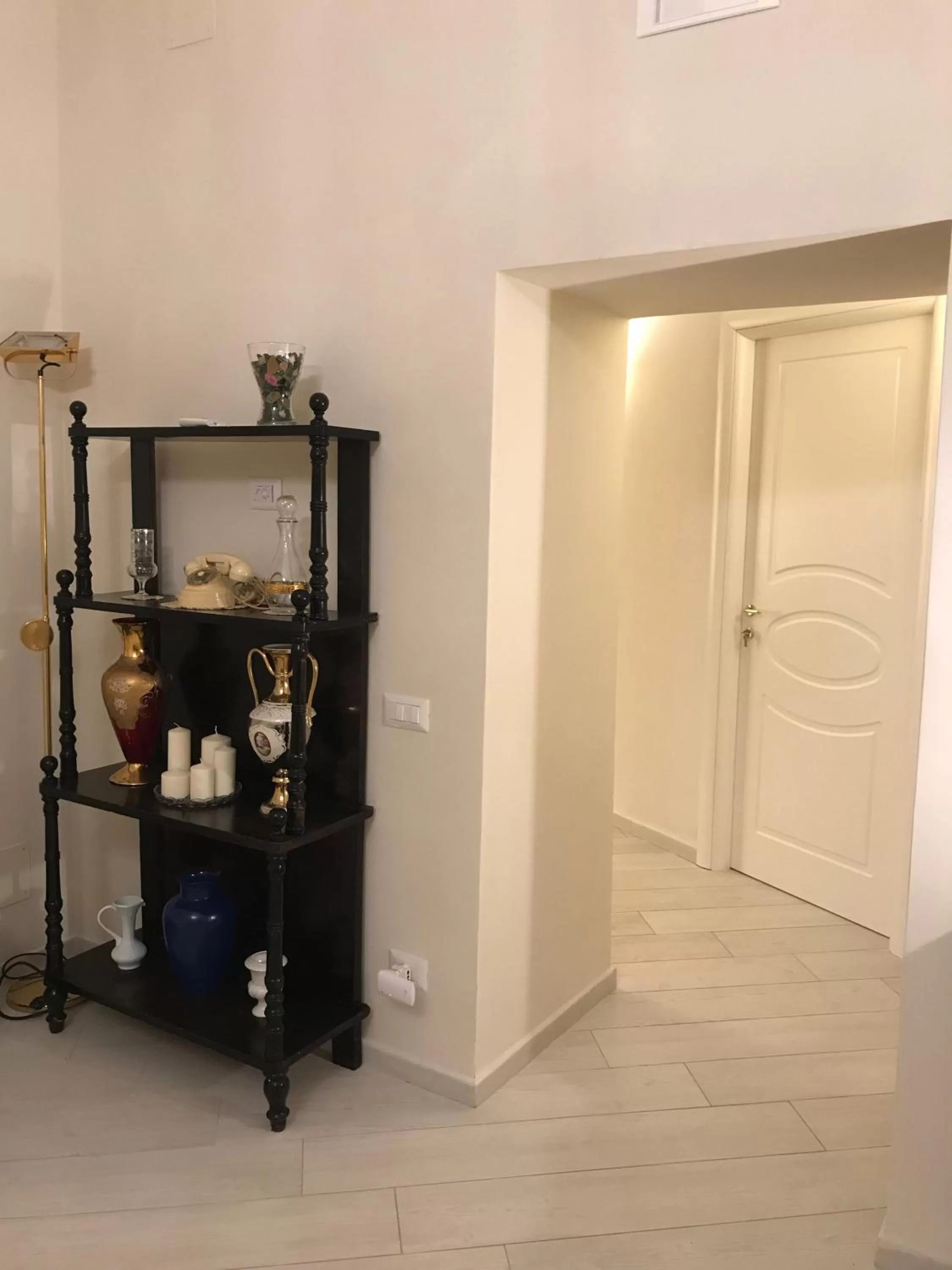 Decorative detail in Domus Borbonica