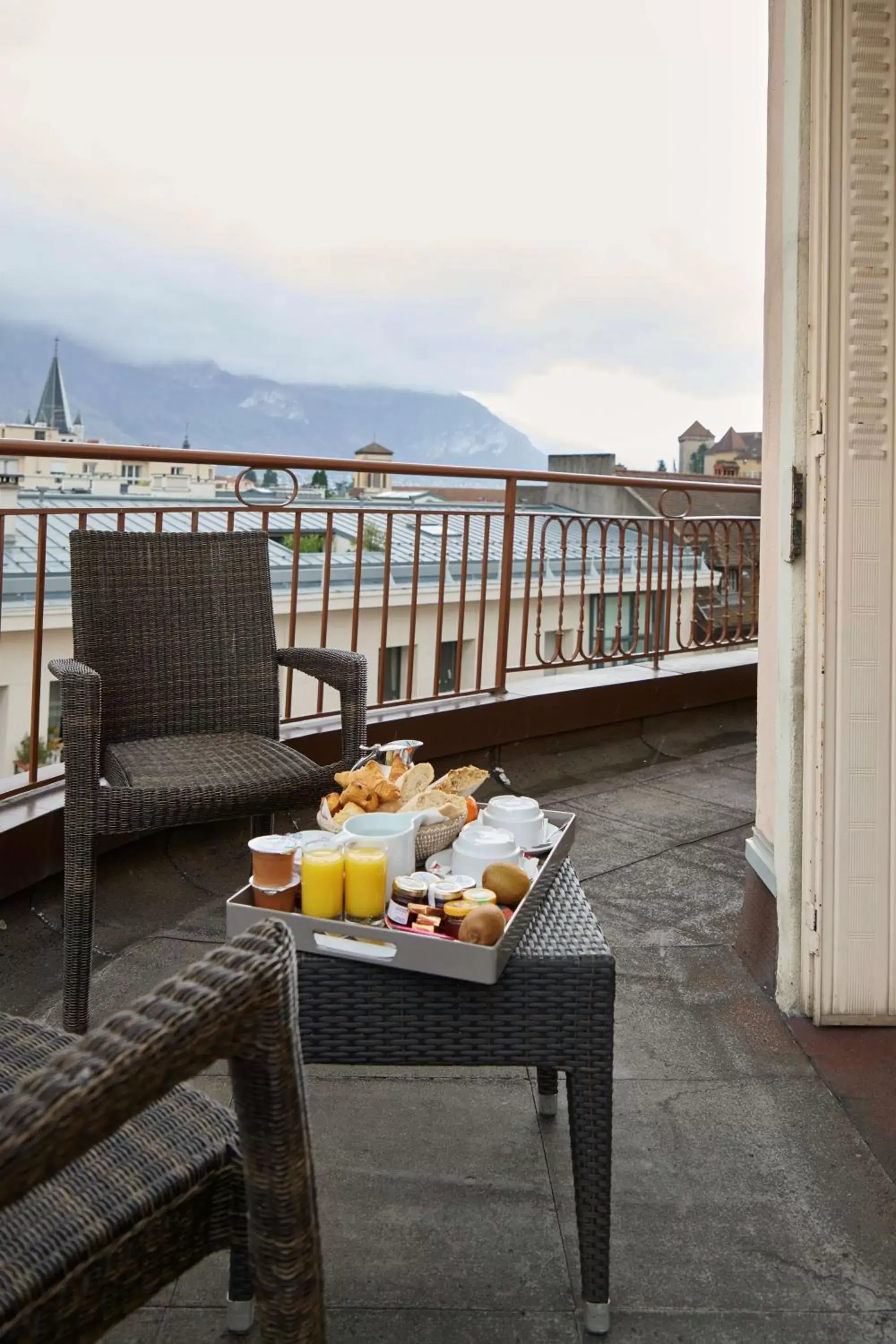 Bedroom in Best Western Plus Hotel Carlton Annecy