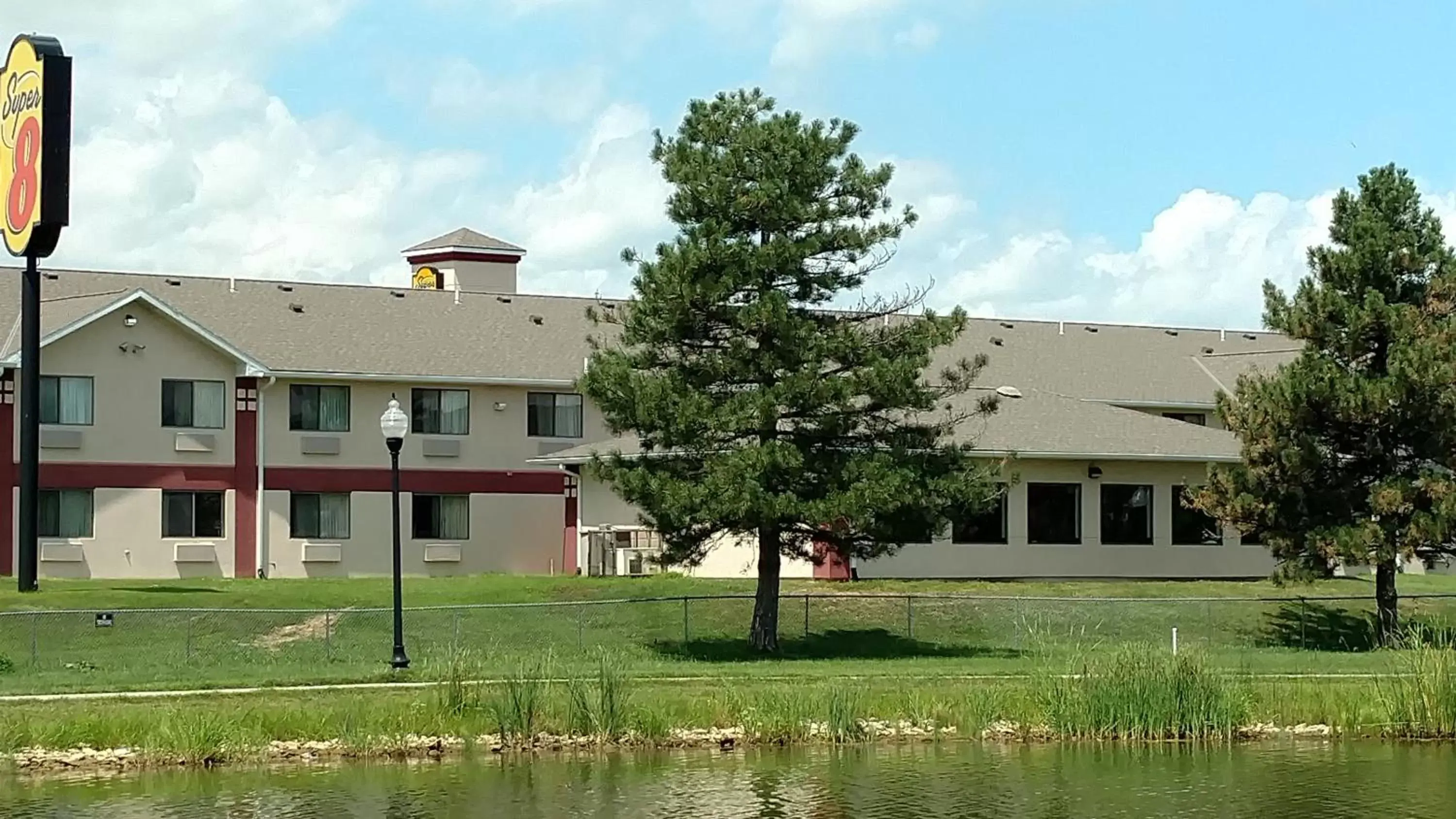 Area and facilities, Property Building in Super 8 by Wyndham Omaha Eppley Airport/Carter Lake