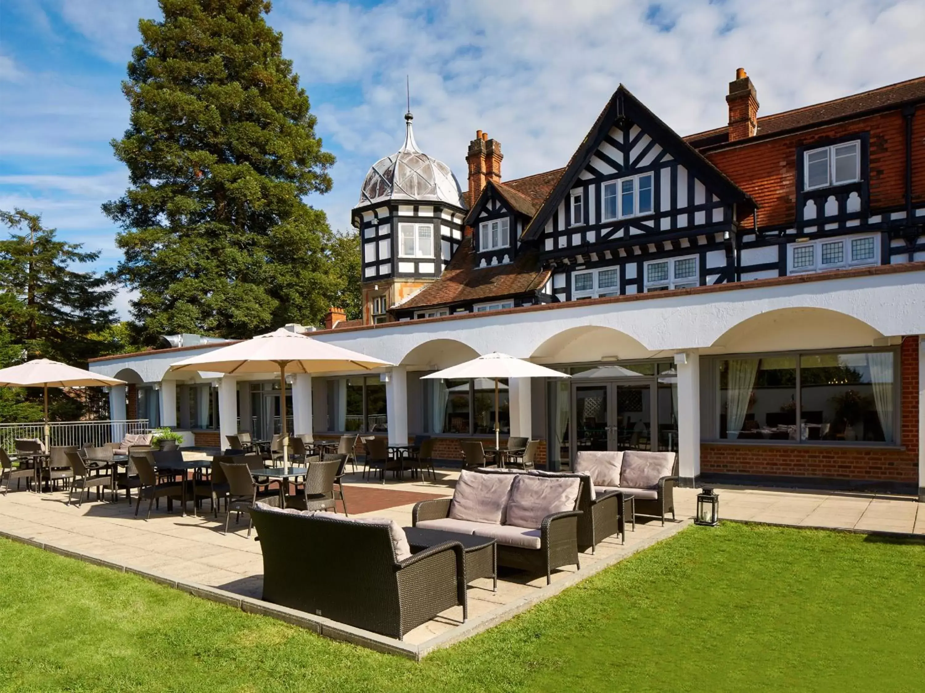 Balcony/Terrace, Property Building in Macdonald Berystede Hotel & Spa