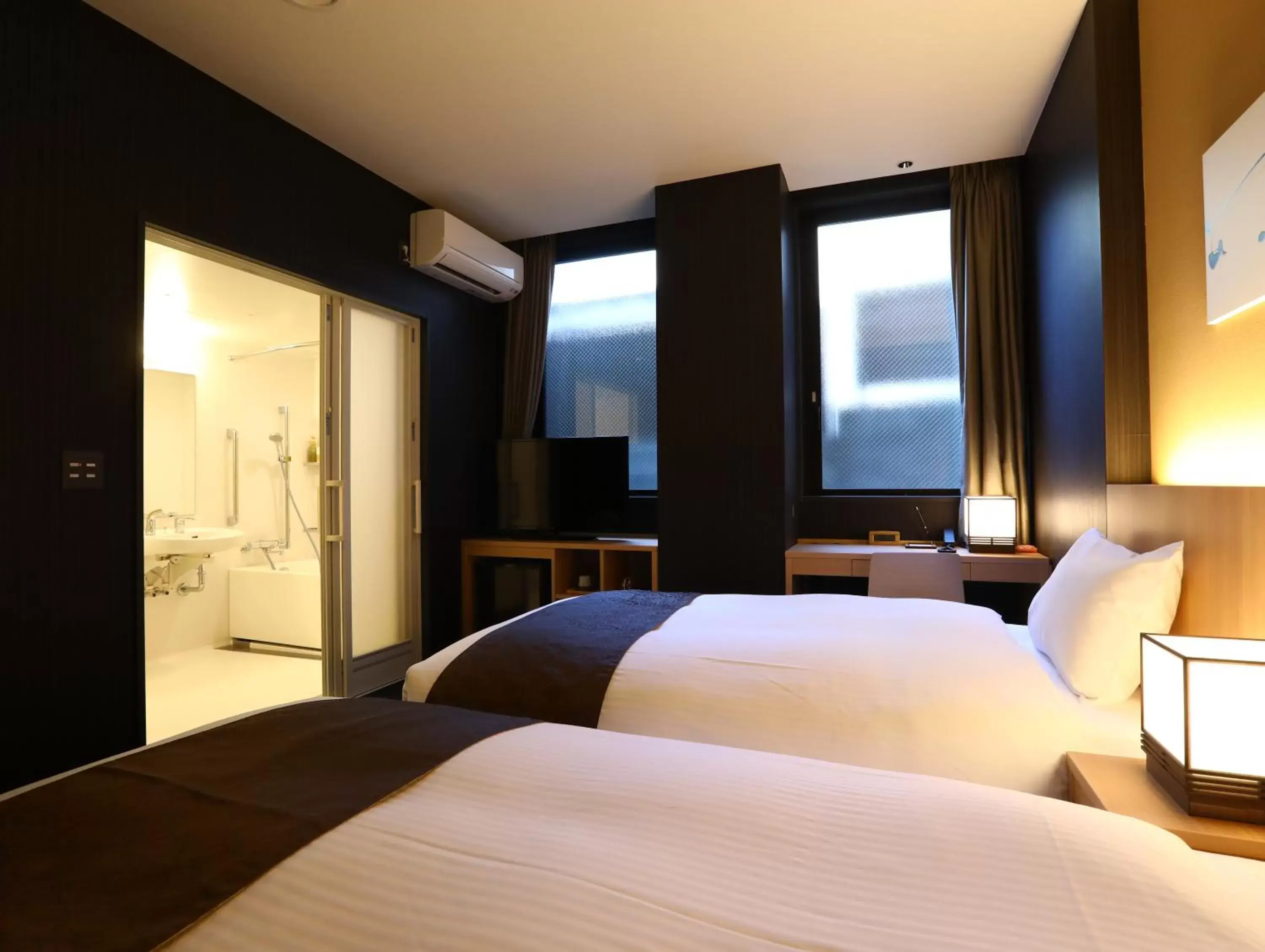 Facility for disabled guests, Bed in Hotel Wing International Kyoto - Shijo Karasuma