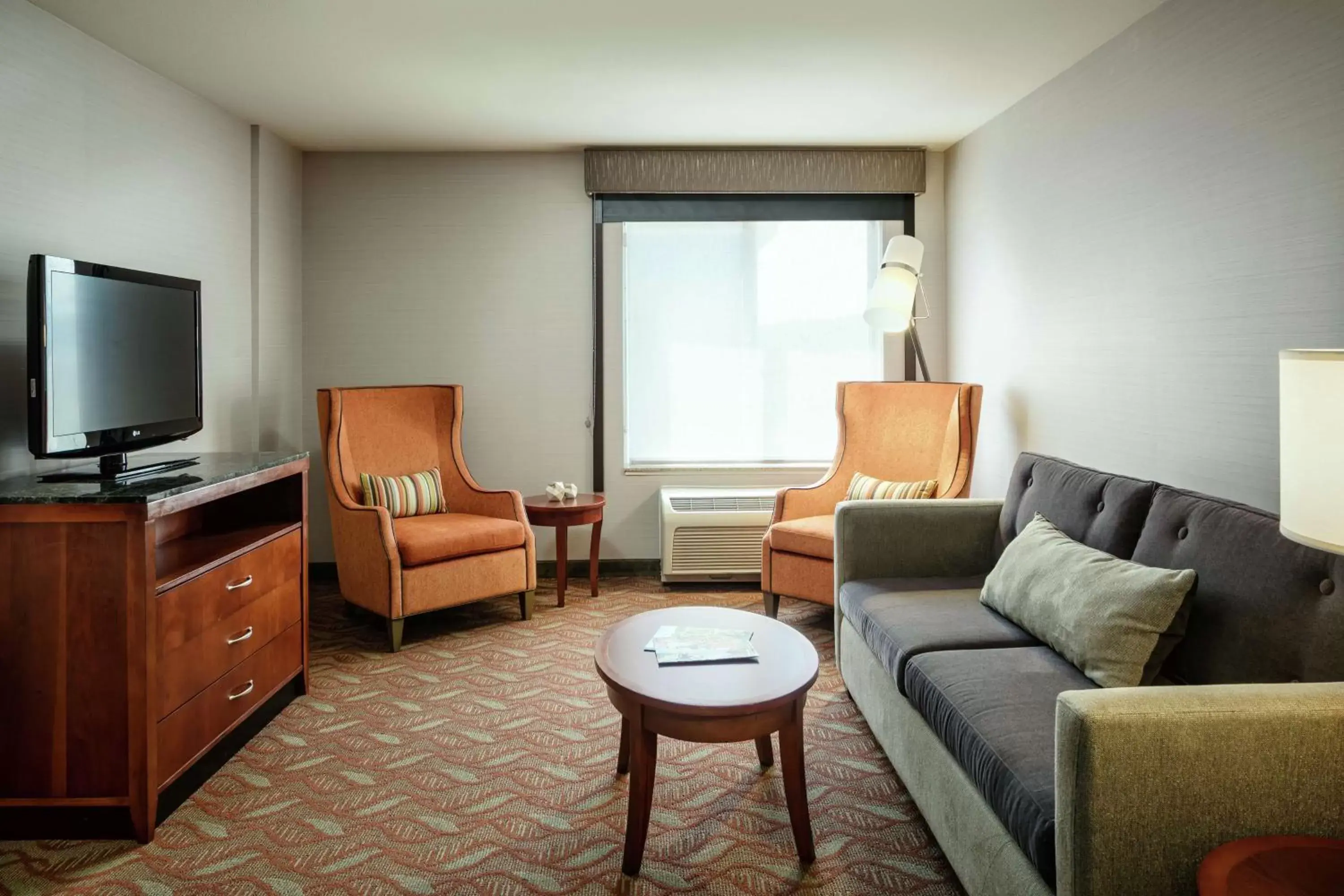 Bedroom, Seating Area in Hilton Garden Inn Corvallis