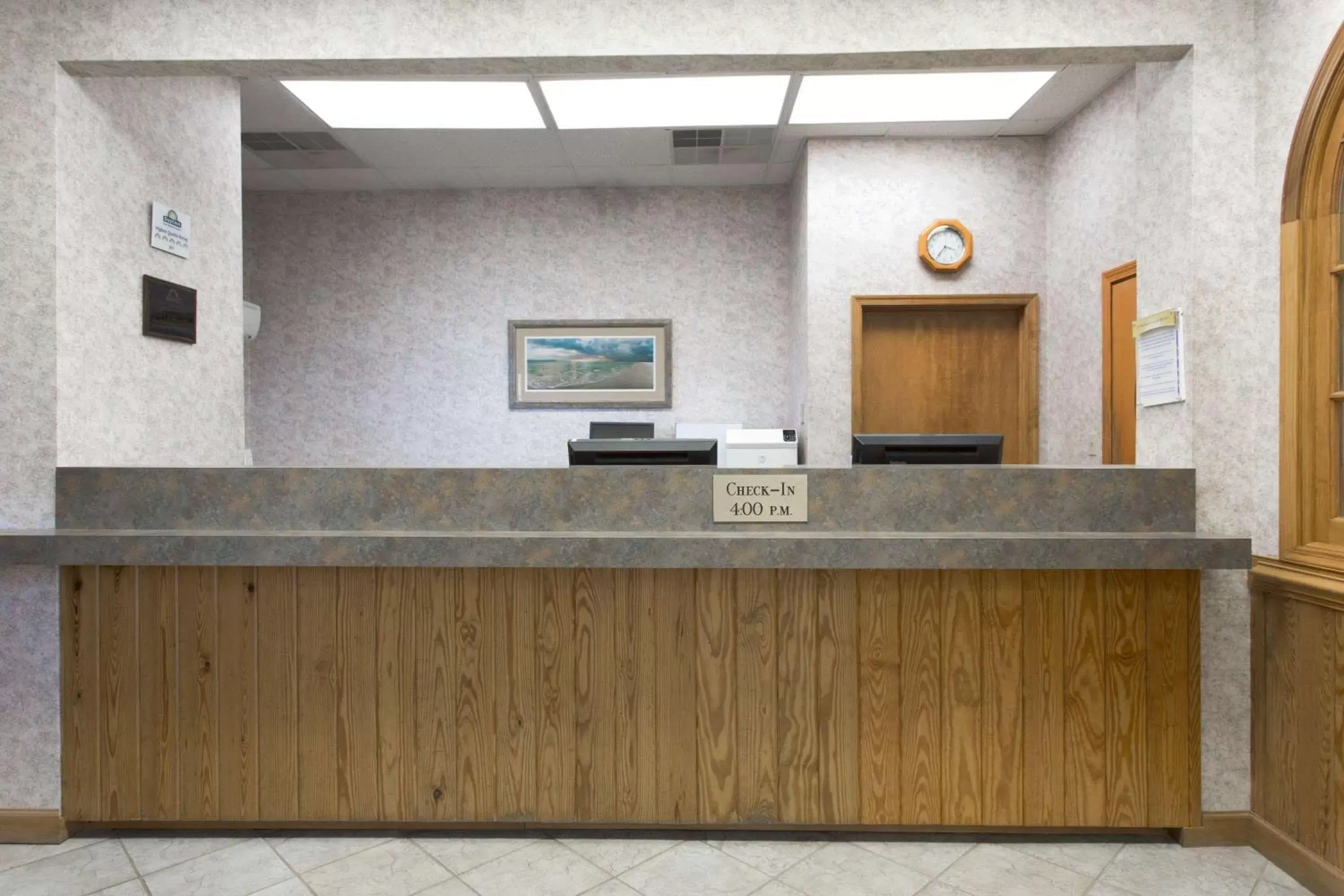 Lobby or reception, Lobby/Reception in Mariner Inn And Suites