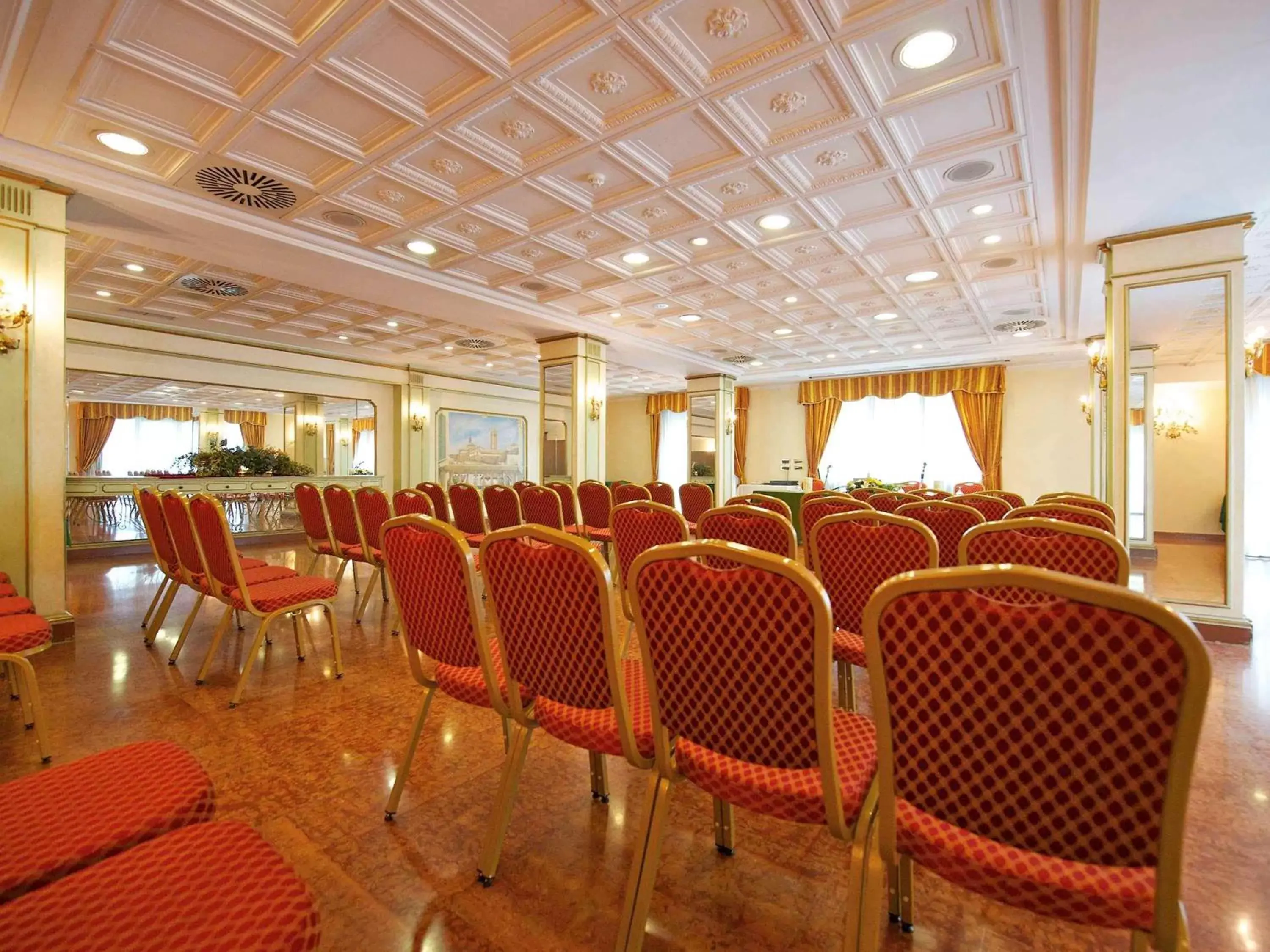 Meeting/conference room in Mercure Parma Stendhal