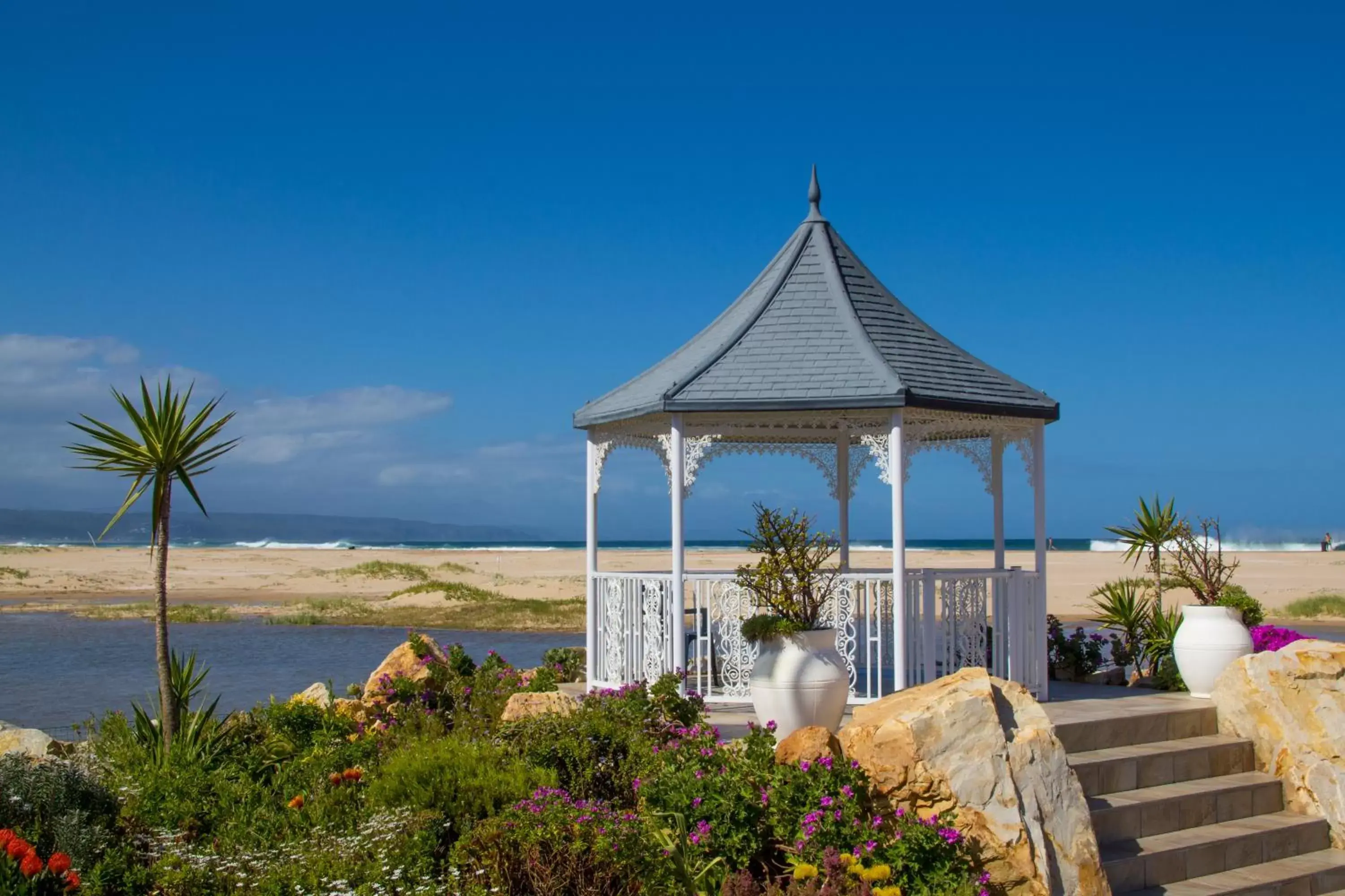 Patio, Sea View in Milkwood Manor on Sea