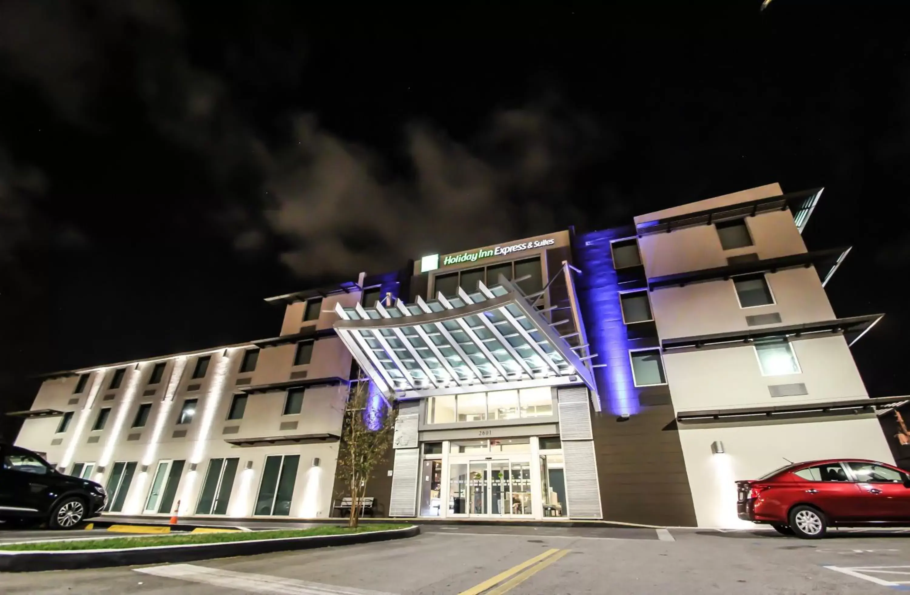 Property Building in Holiday Inn Express & Suites Miami Airport East, an IHG Hotel