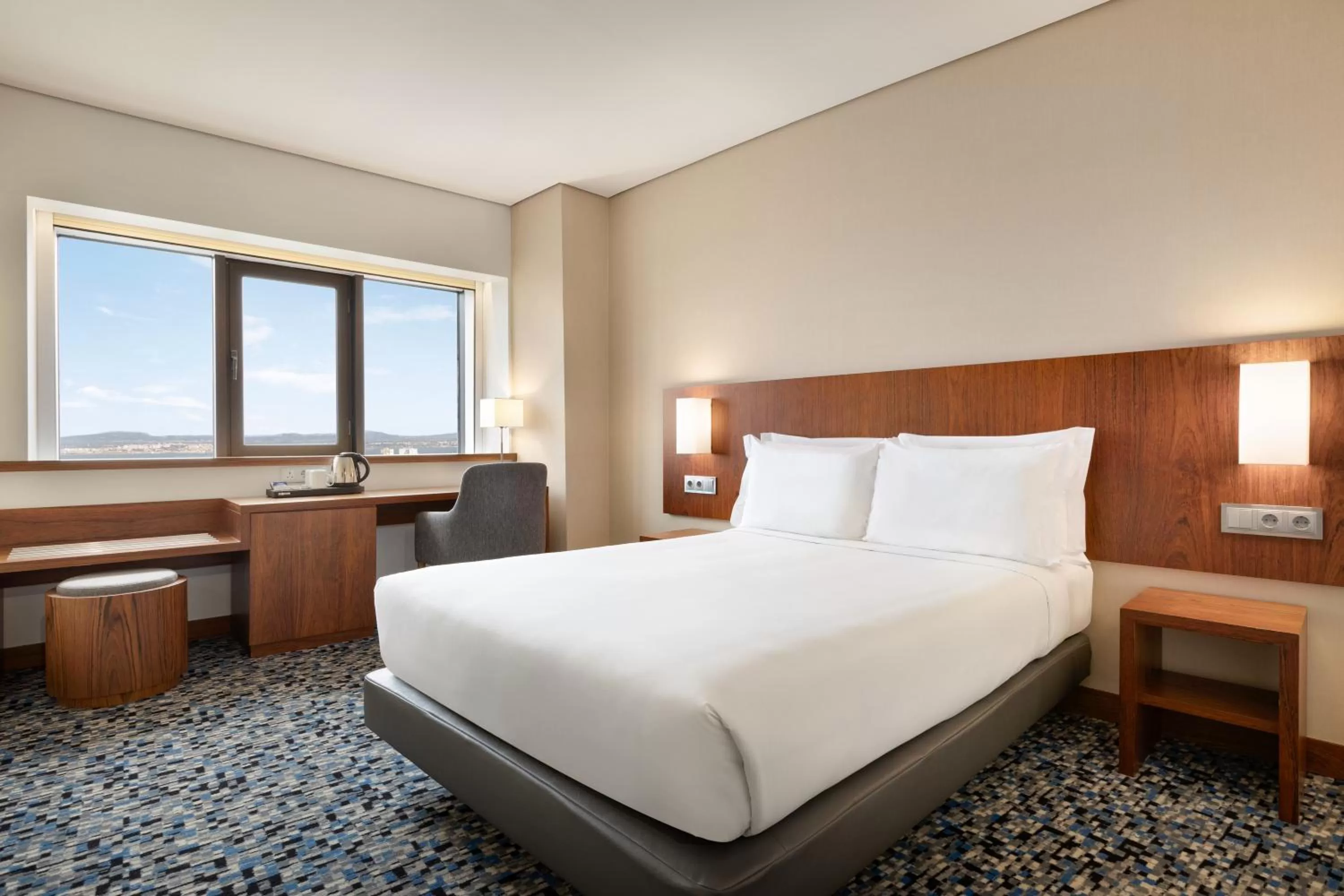 Bedroom, Bed in Ramada by Wyndham Lisbon