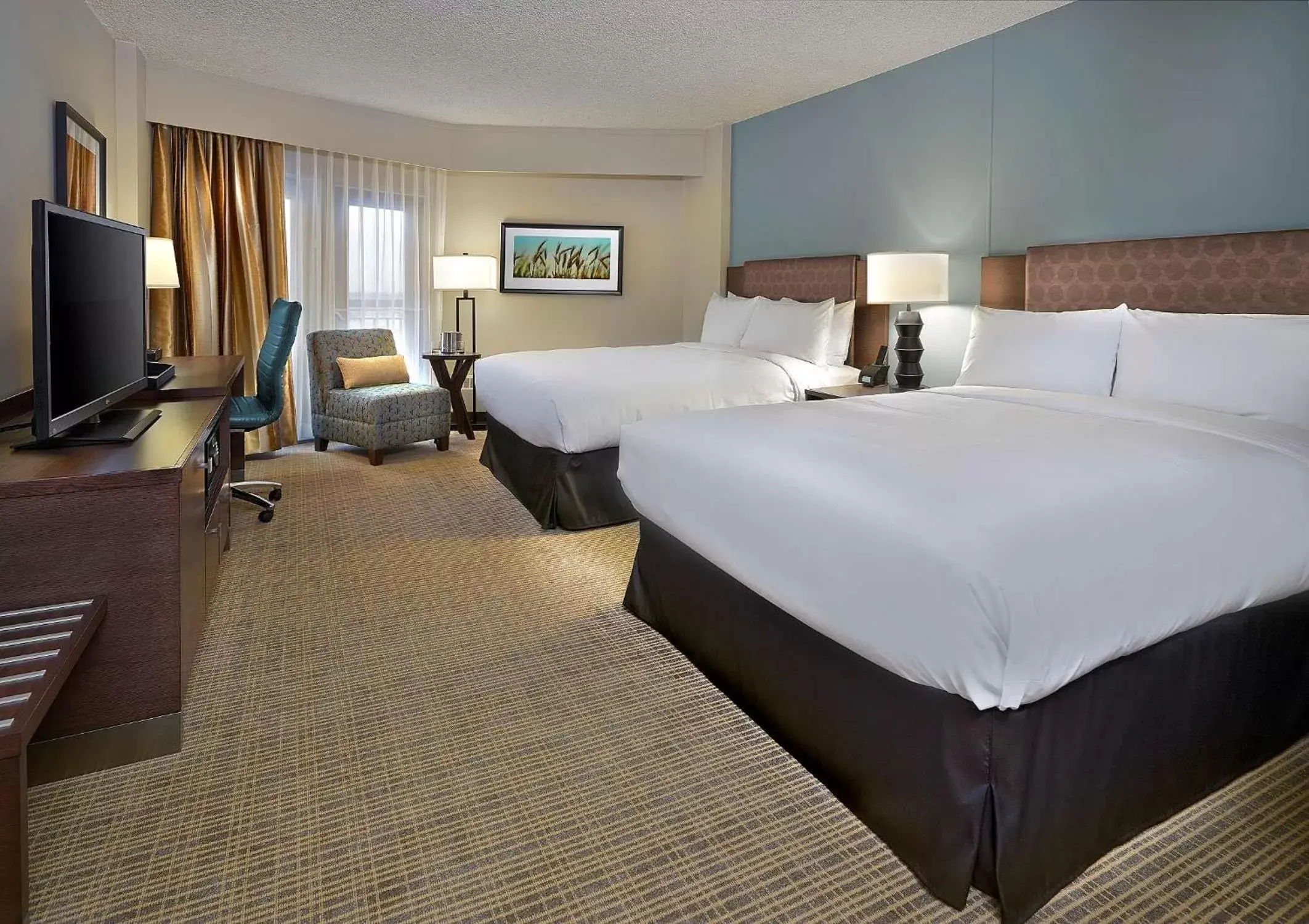 Bed in DoubleTree by Hilton Hotel & Conference Centre Regina