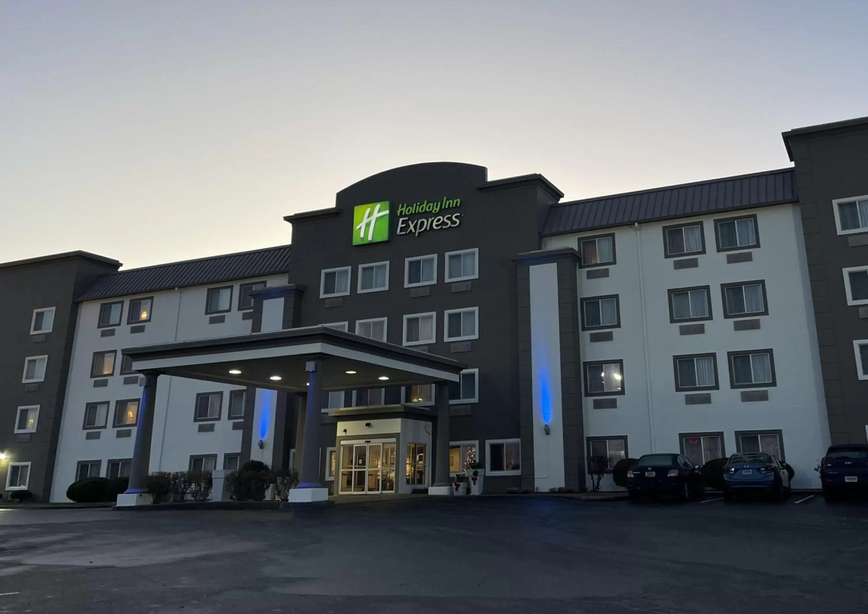 Property Building in Holiday Inn Express Evansville - West, an IHG Hotel