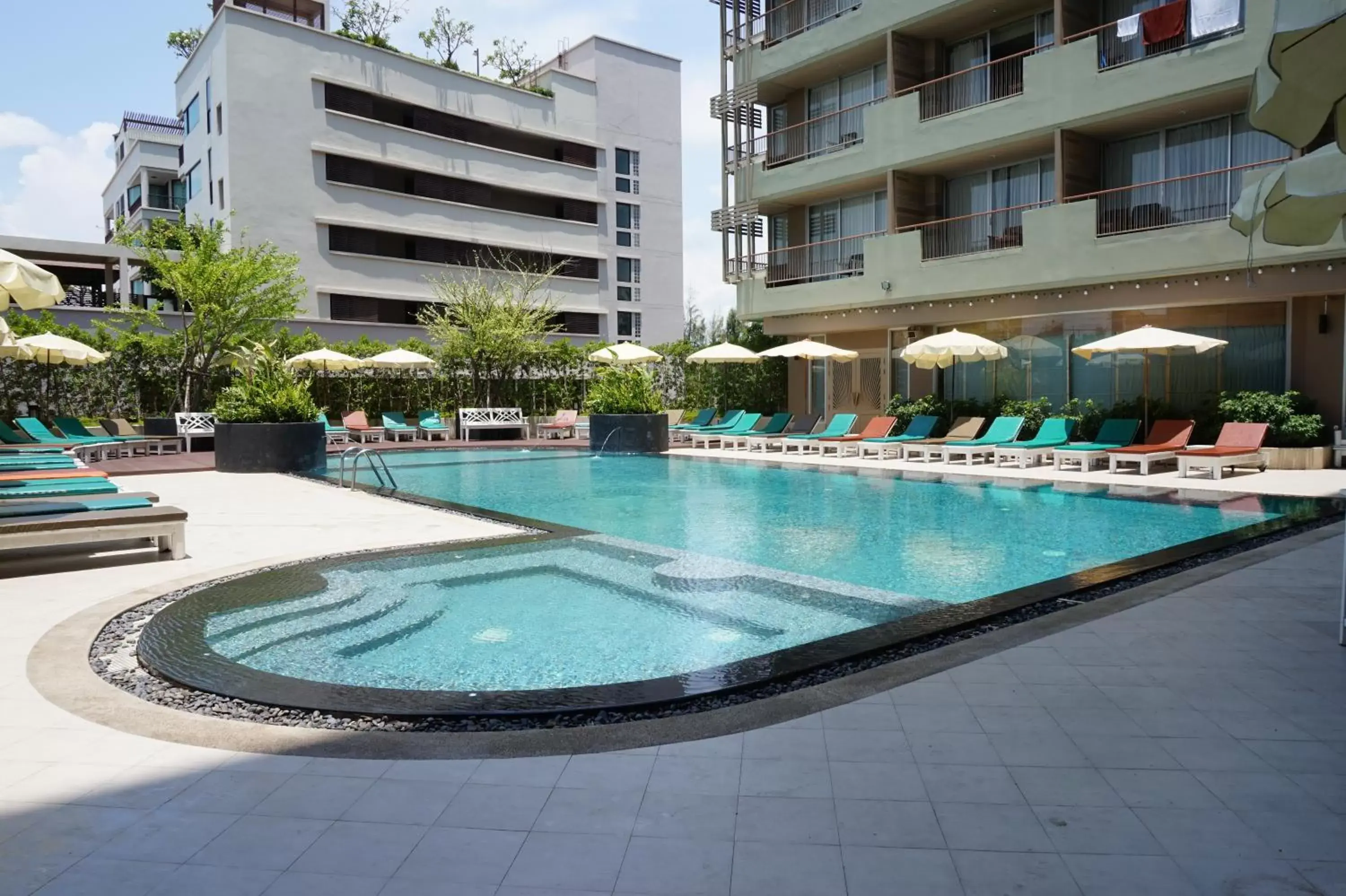 Swimming Pool in Long Beach Cha-Am Hotel