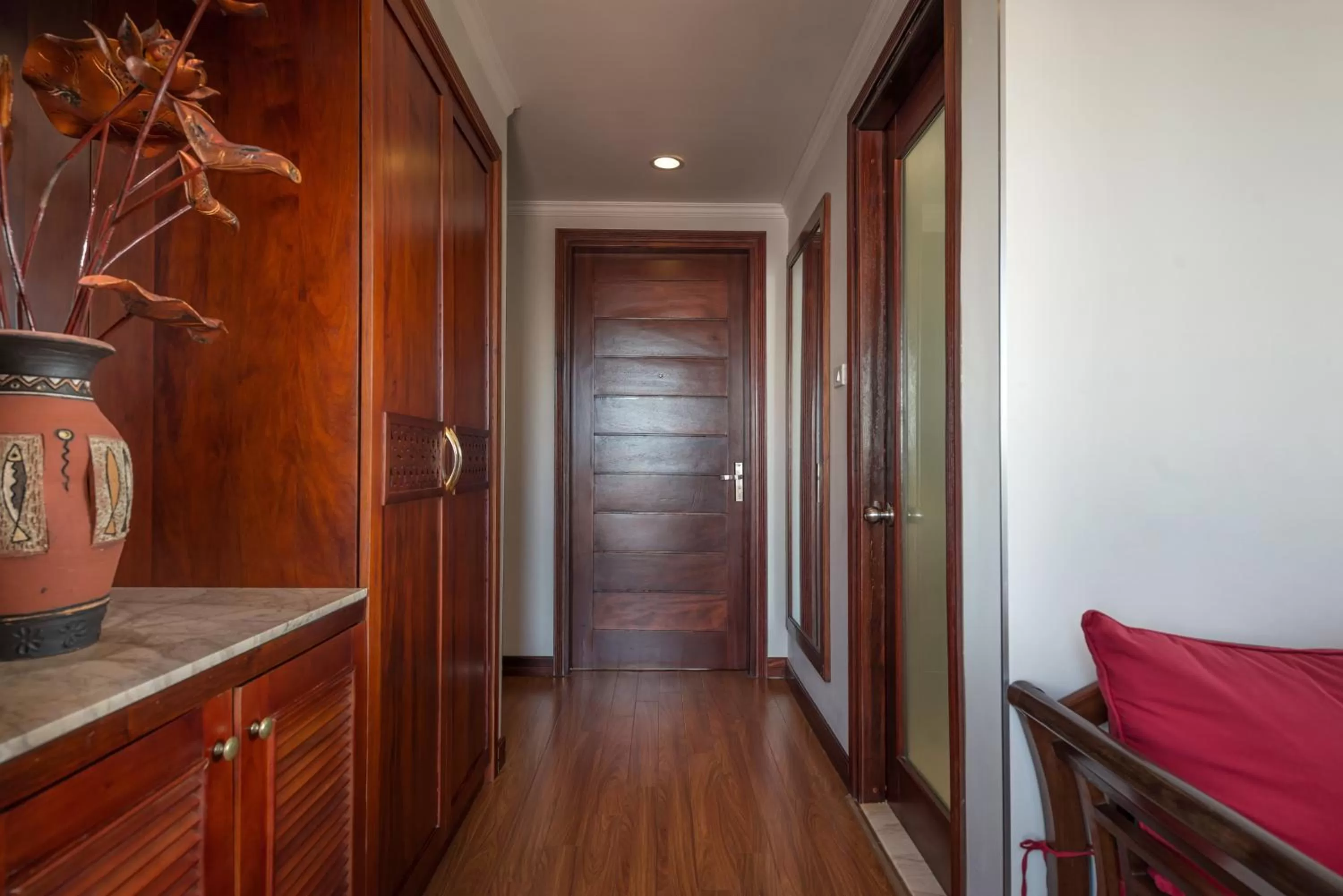 Living room, Bed in Hanoi E Central Luxury Hotel & Restaurant