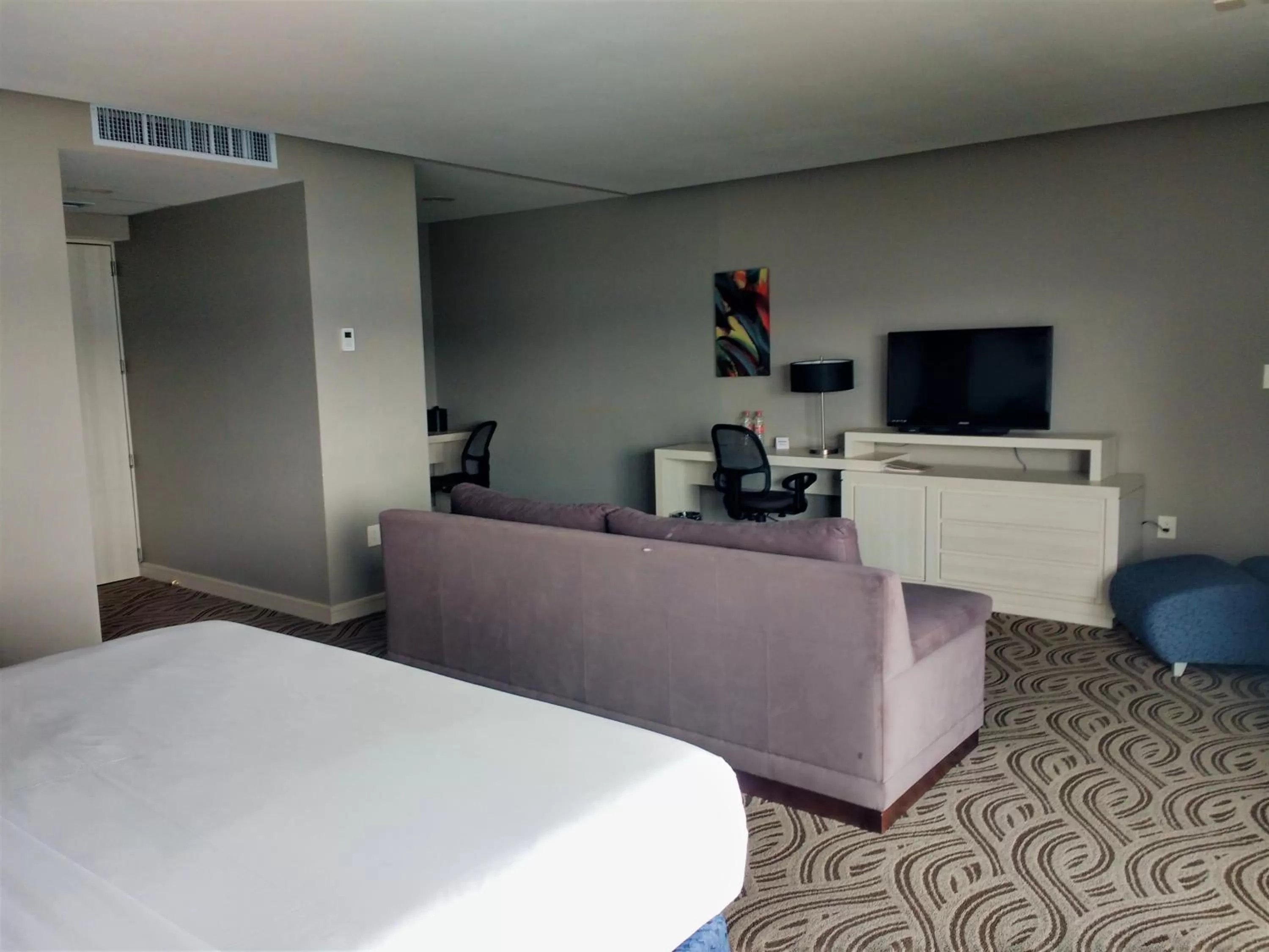 Photo of the whole room, Bed in Holiday Inn Express Pachuca by IHG