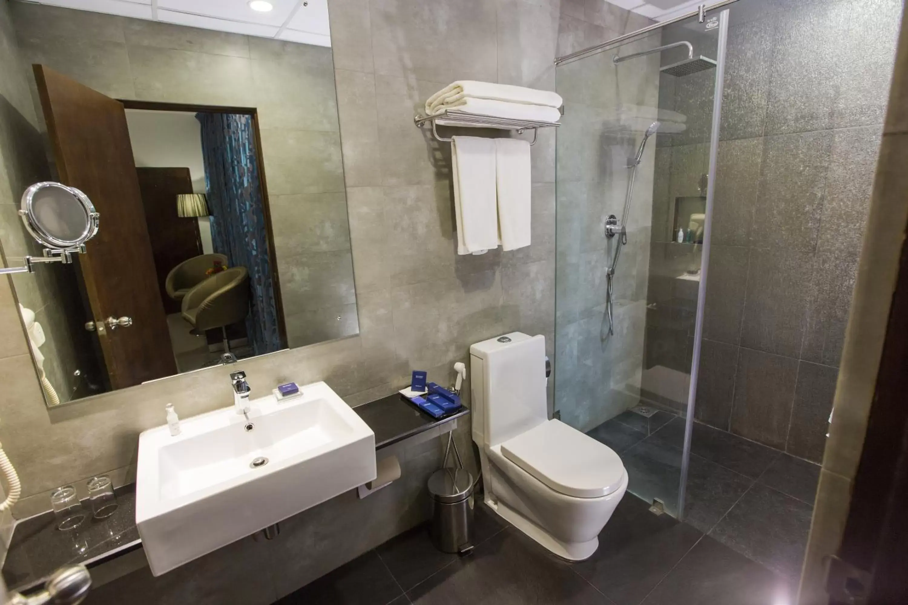 Shower, Bathroom in Best Western Elyon Colombo