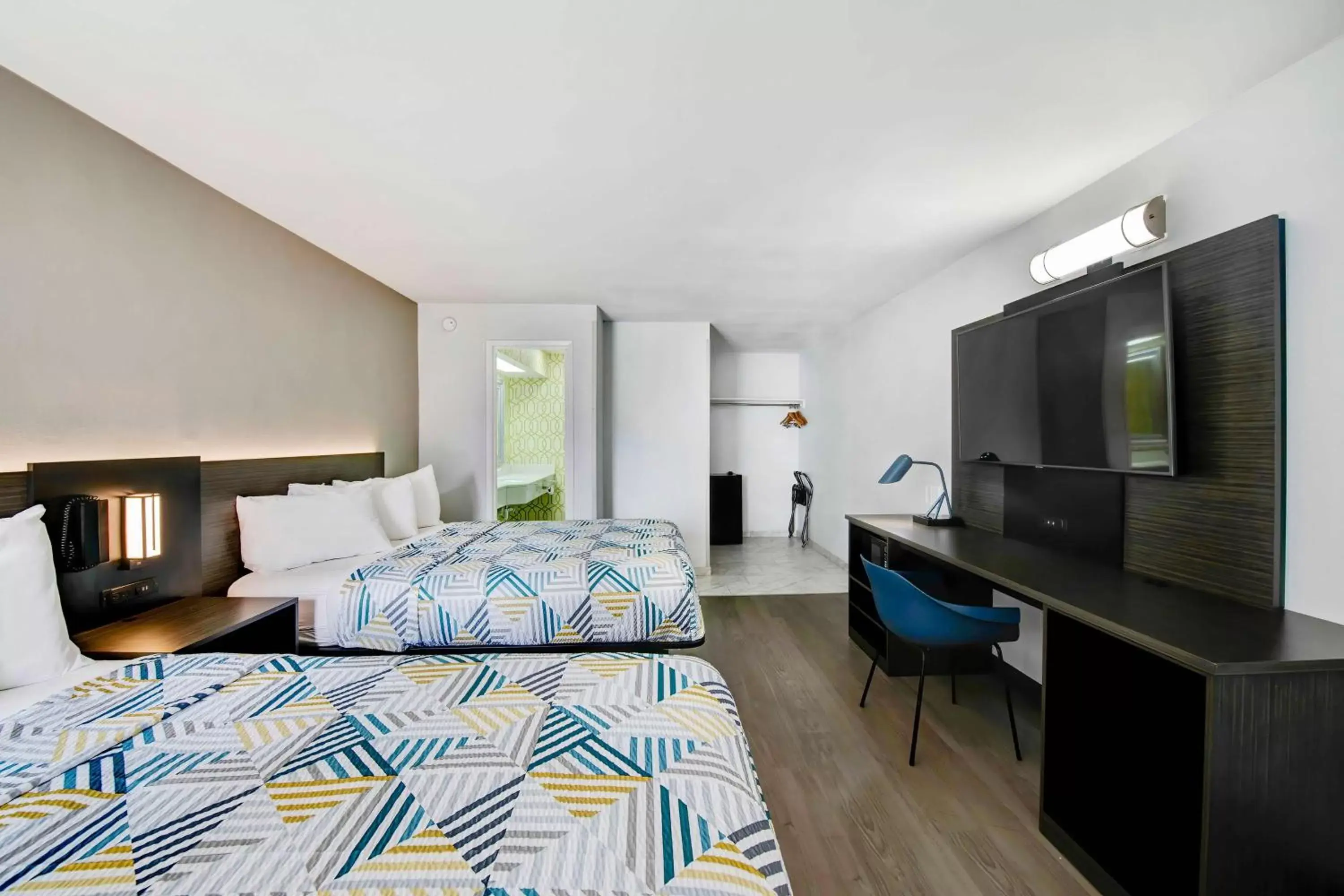 Bedroom, Bed in Motel 6 Atlanta, Ga - Midtown Bedroom, Bed in Motel 6 Atlanta, Ga - Midtown