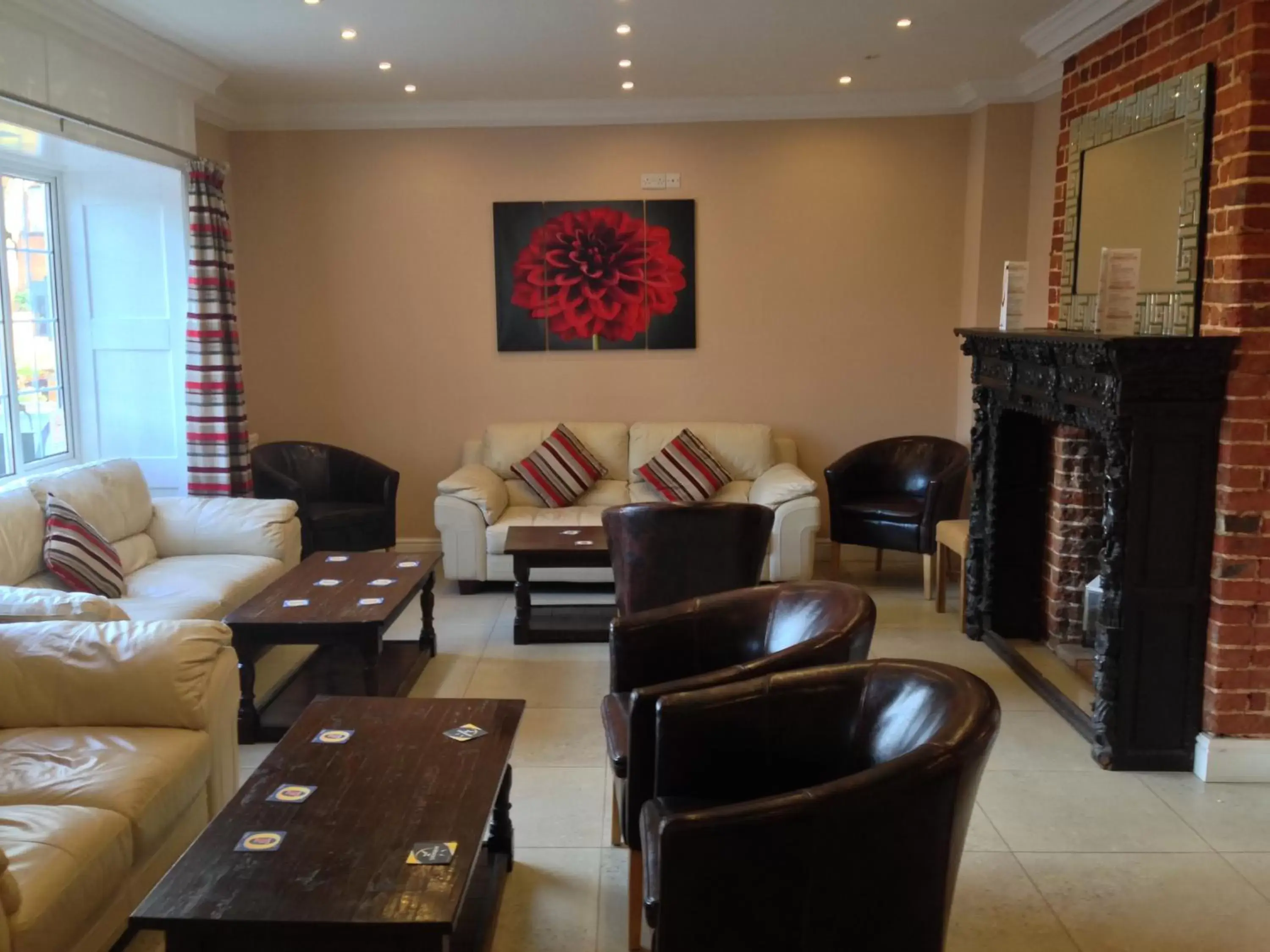 Living room, Seating Area in The Royal Hotel