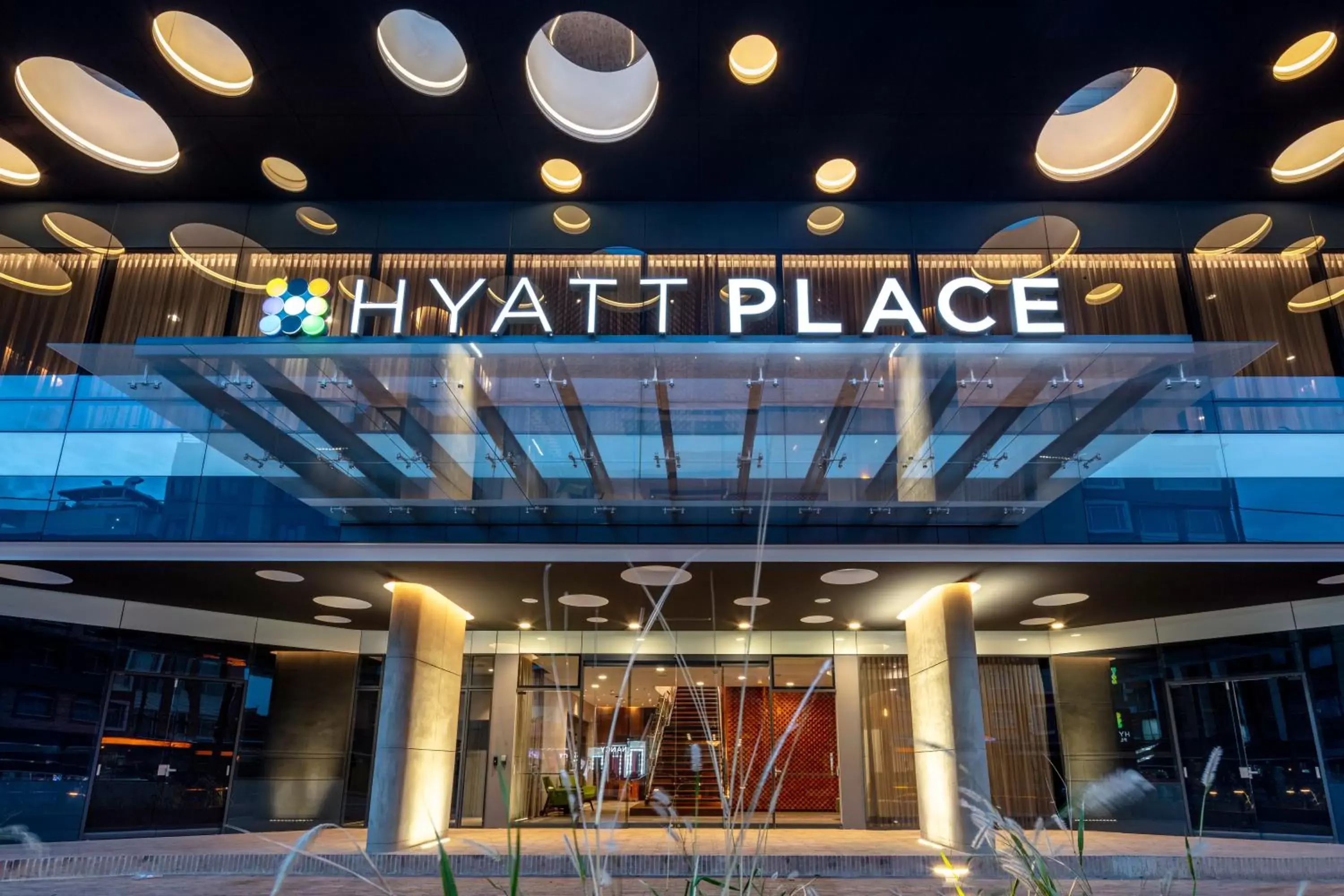 Facade/entrance in Hyatt Place Bogota Convention Center