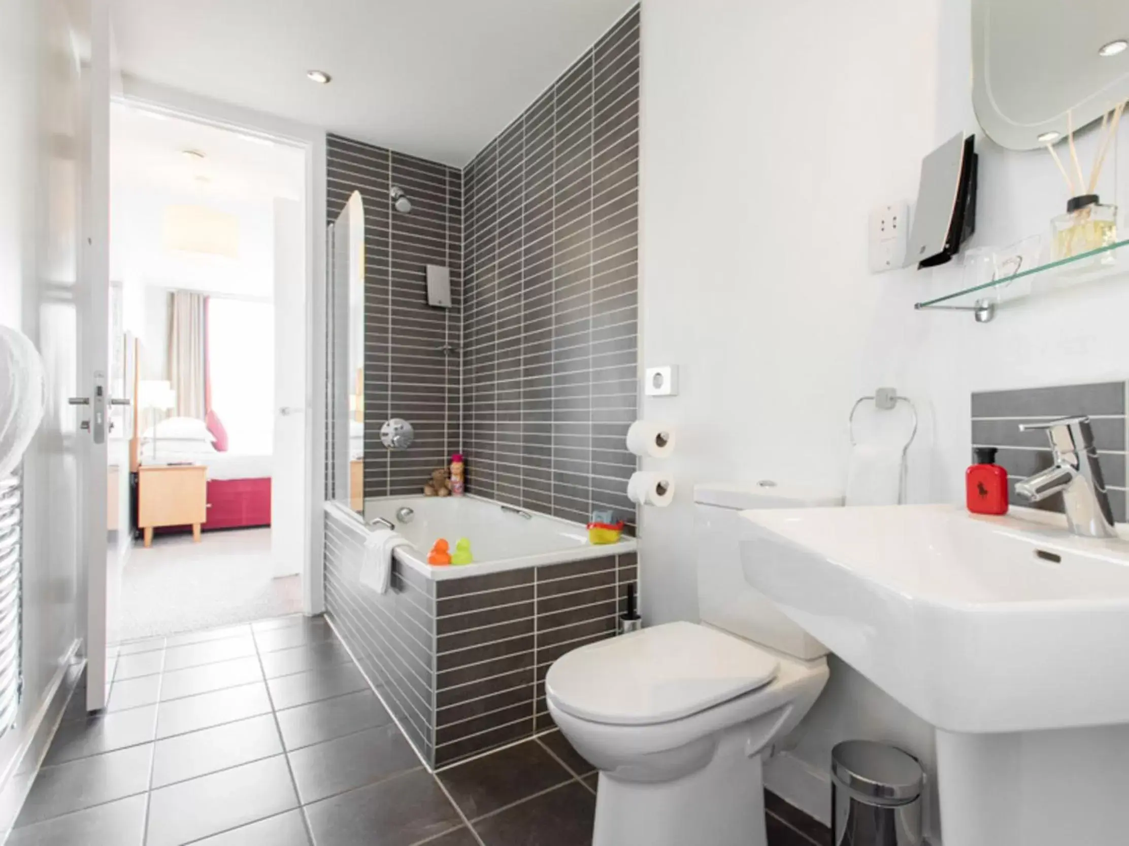 Bathroom in PREMIER SUITES Liverpool