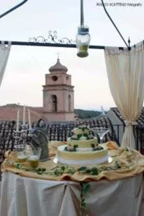 Text overlay in Palazzo dei Poeti