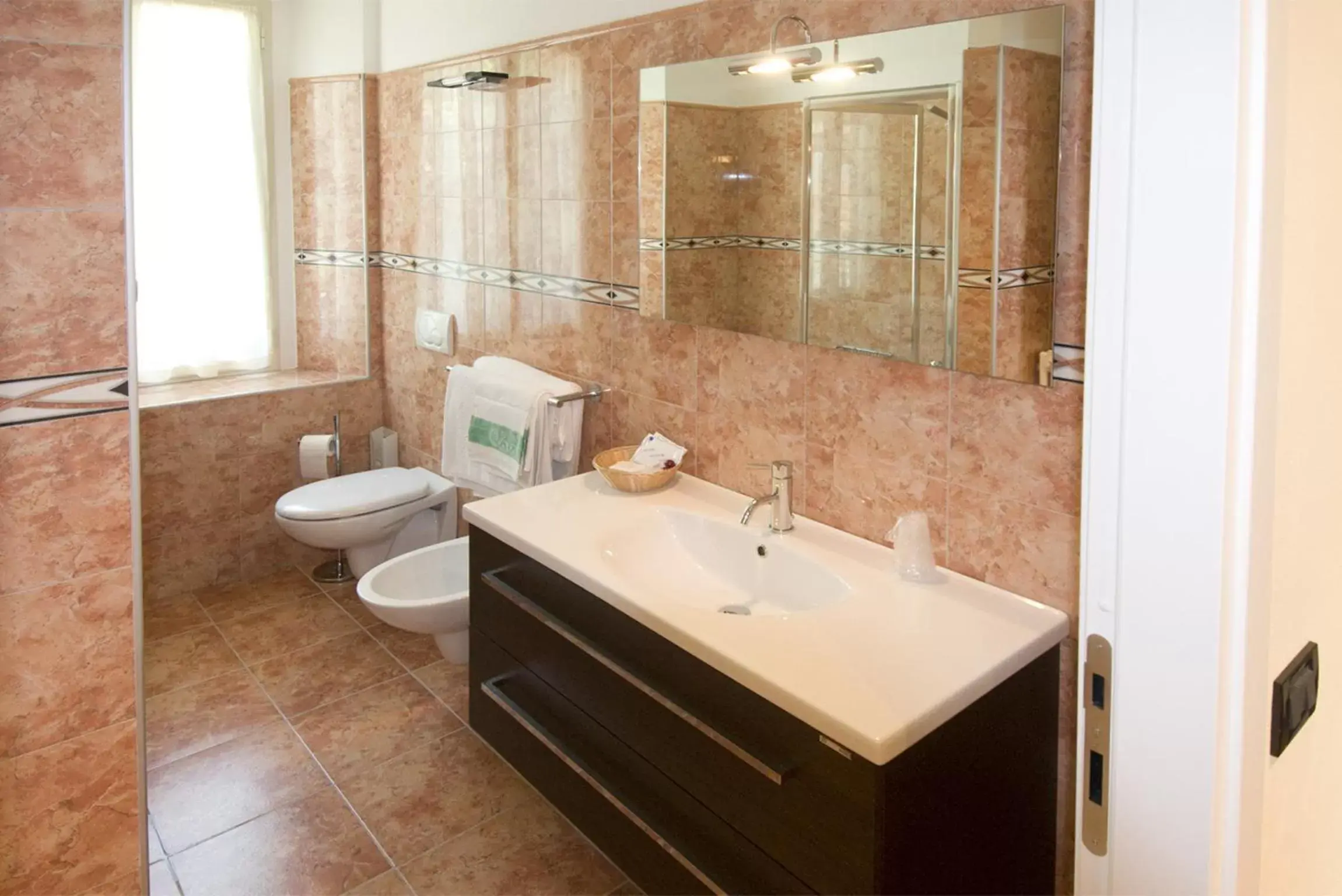 Shower, Bathroom in Hotel Ristorante La Quartina